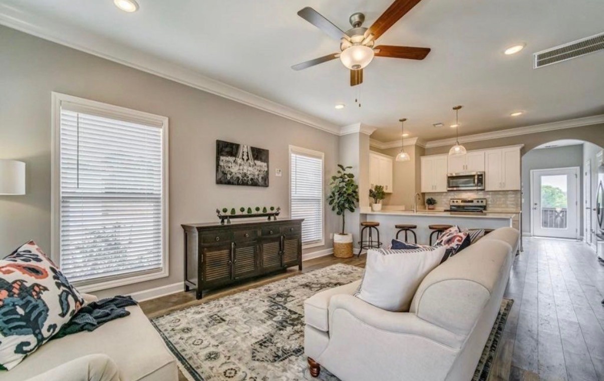252 Mansfield Dr