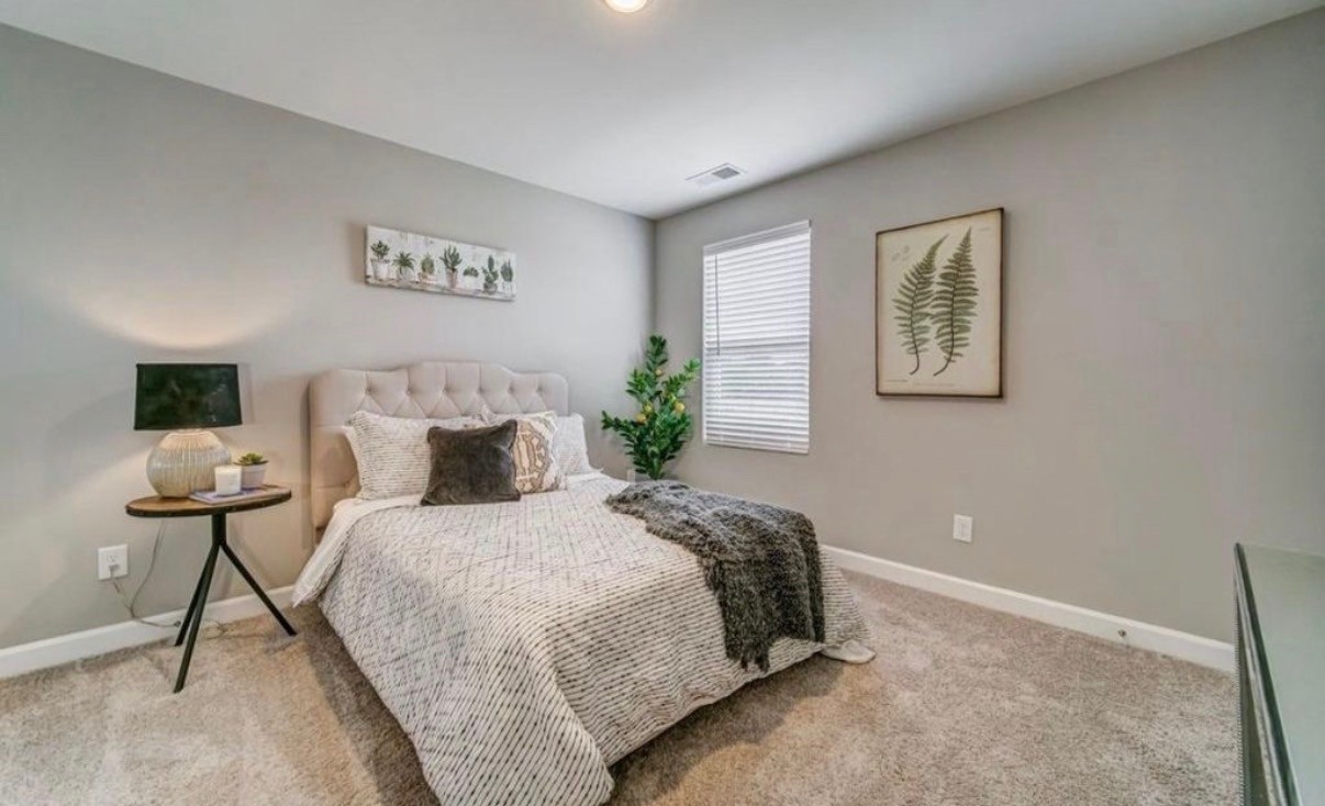 252 Mansfield Dr