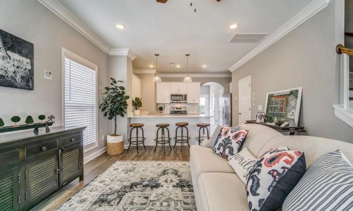 252 Mansfield Dr