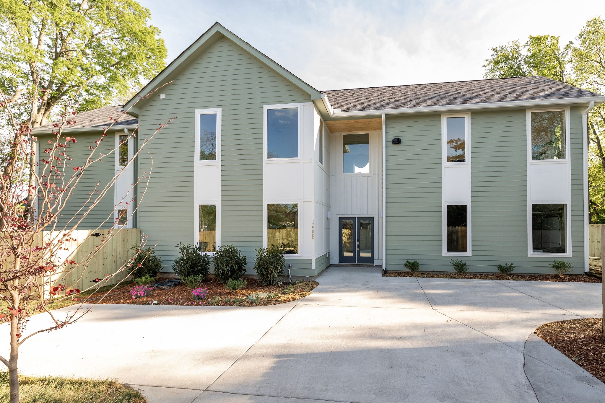 1208B McGavock Pike
