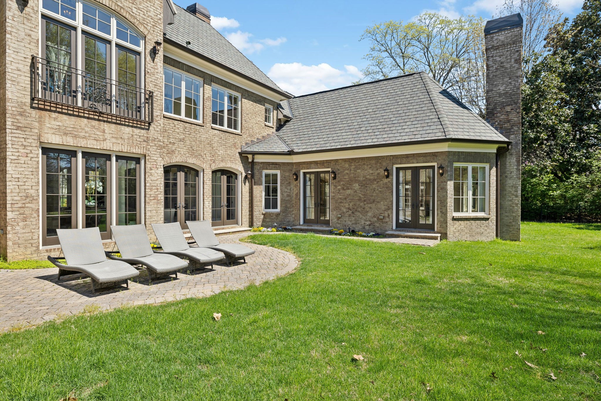 2323 Woodmont Blvd