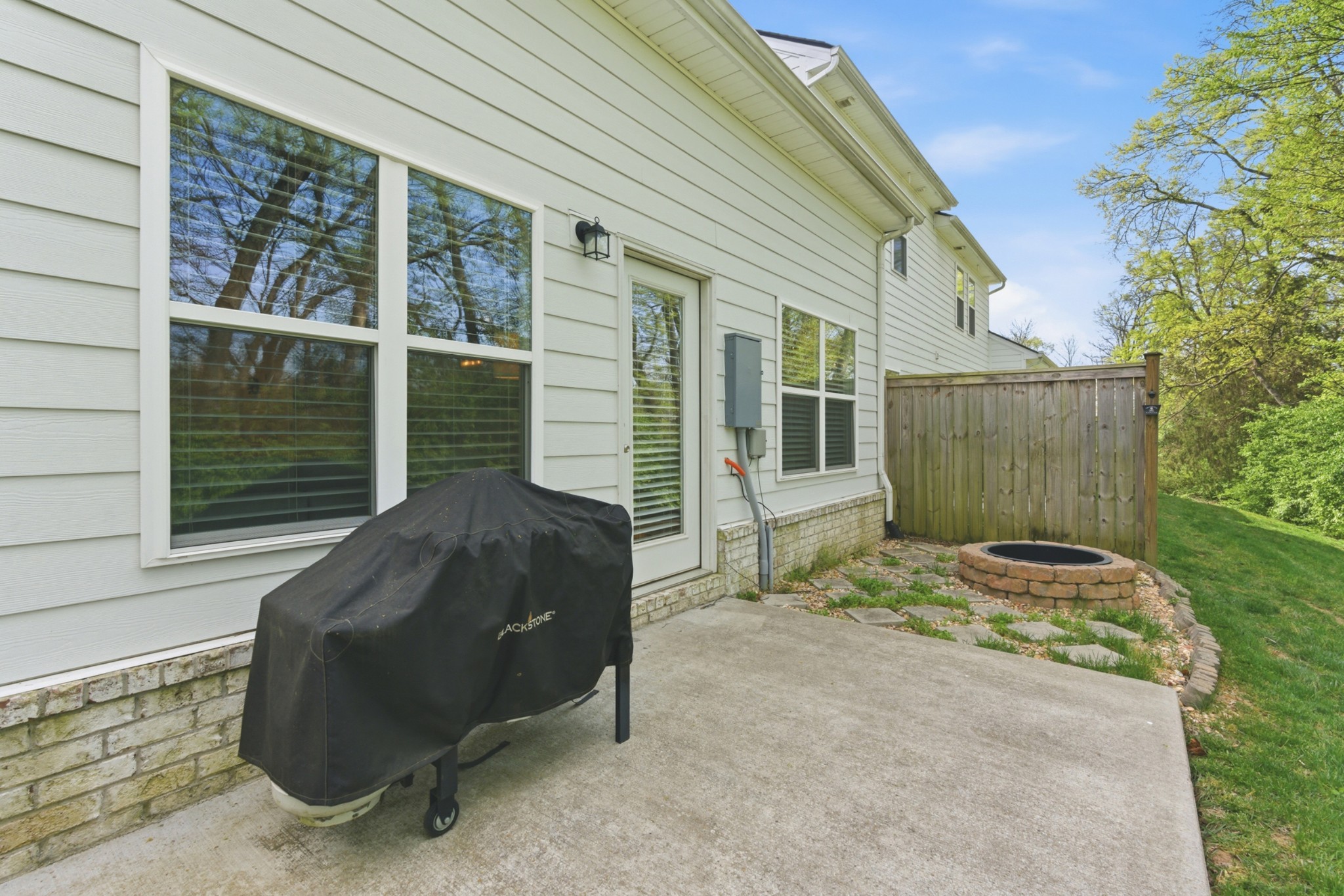 360 Banbury Dr