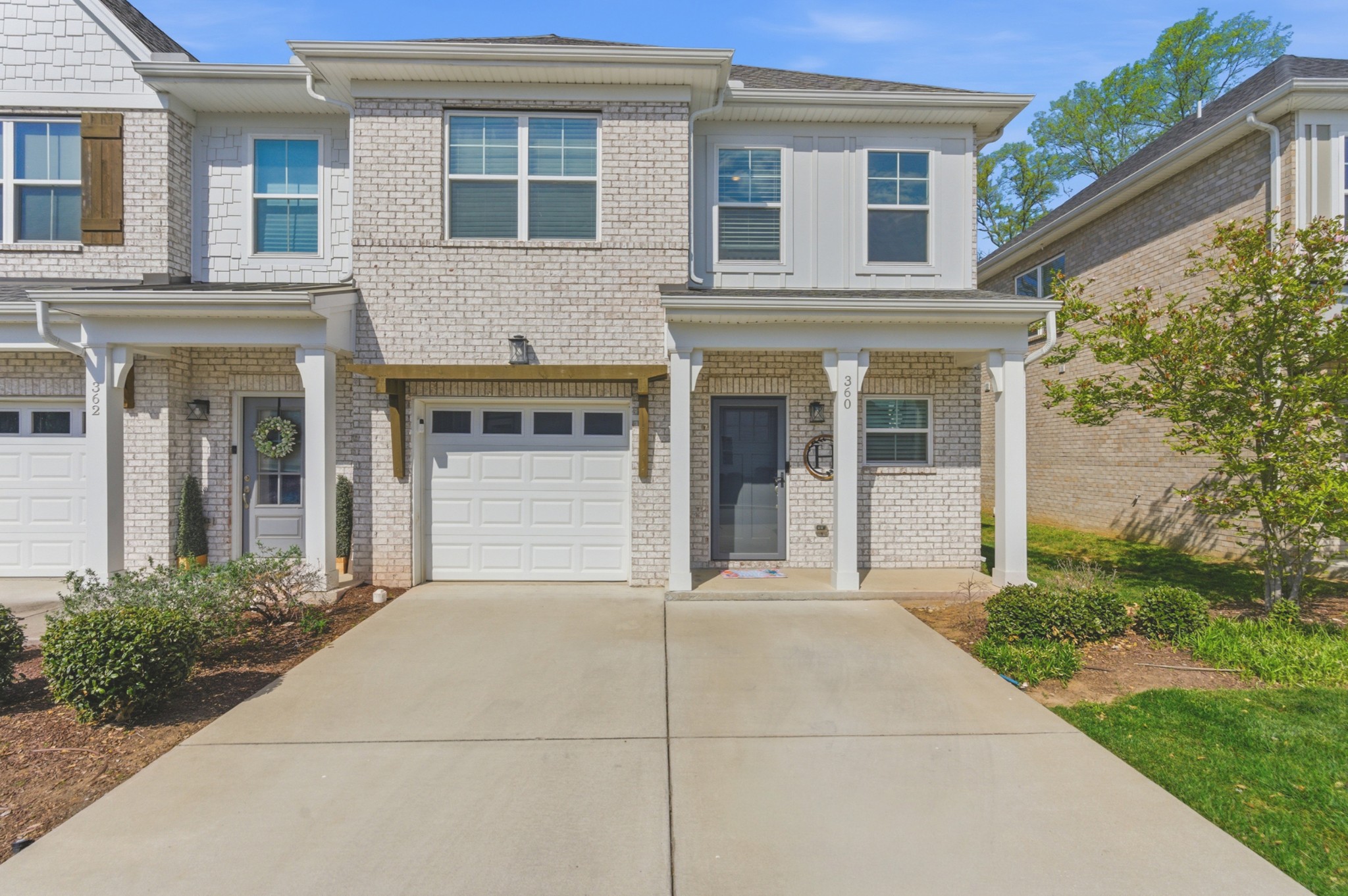 360 Banbury Dr