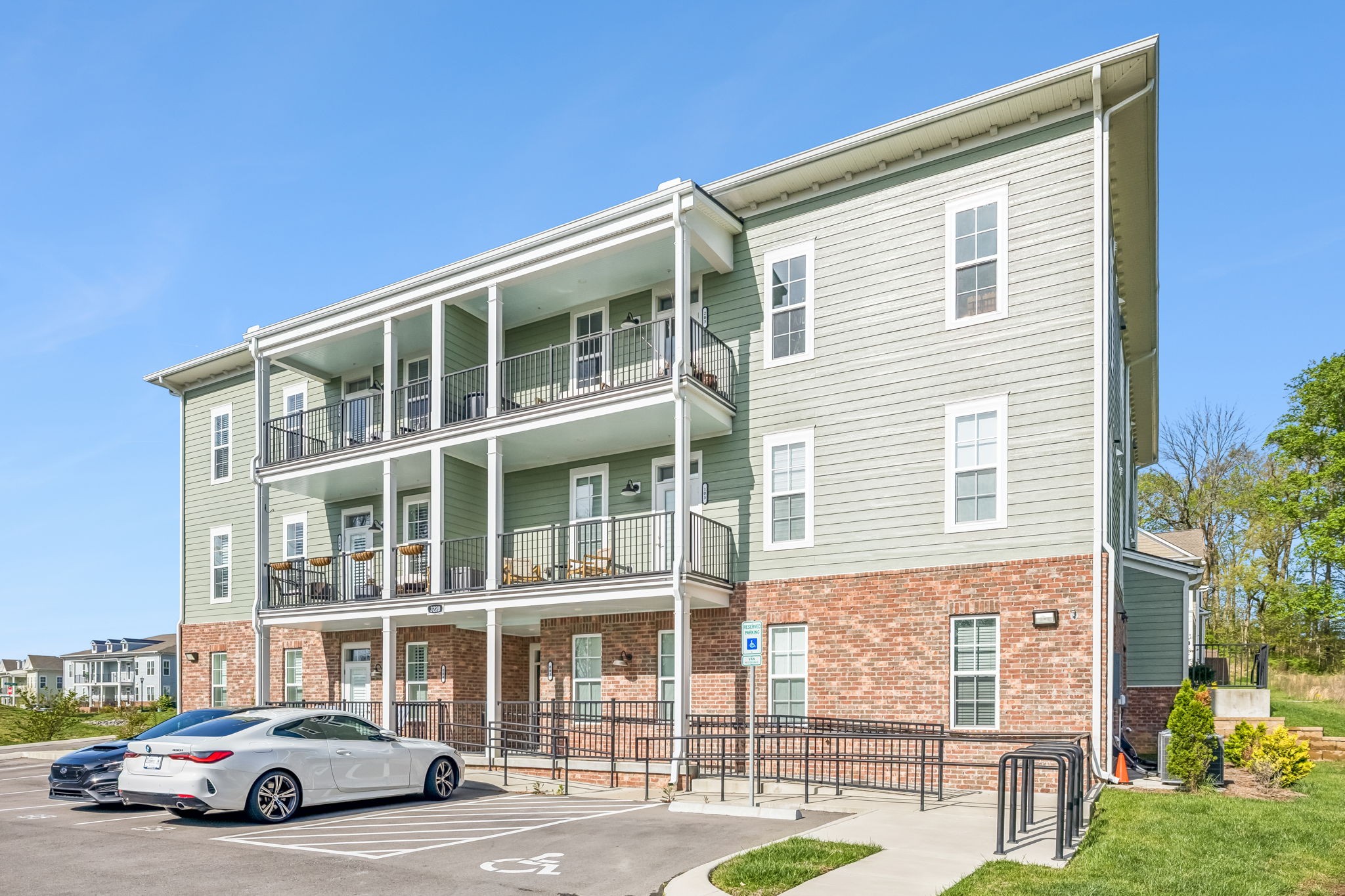 3220 Patcham Dr Unit: 204