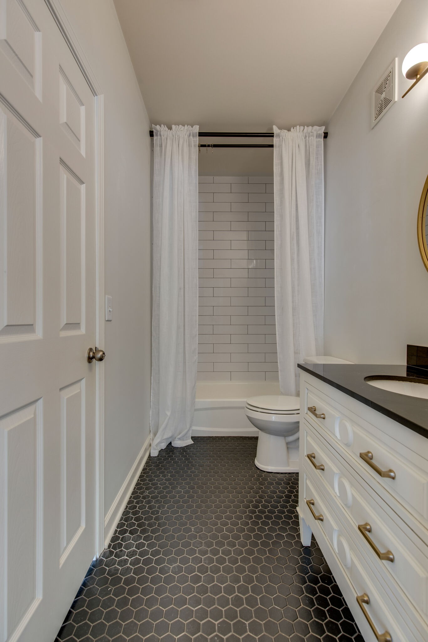 2304 Elliott Ave Unit: 102