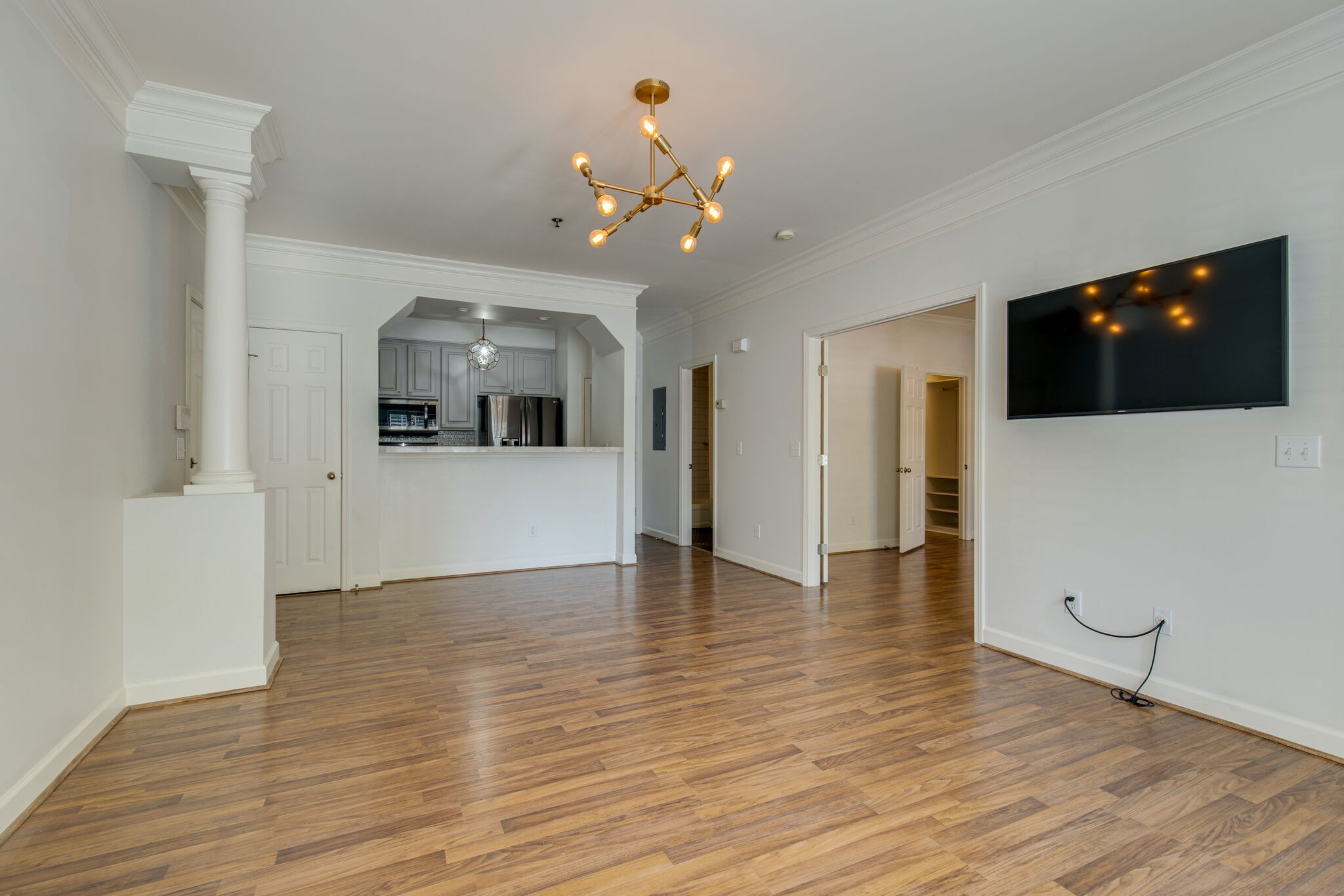 2304 Elliott Ave Unit: 102