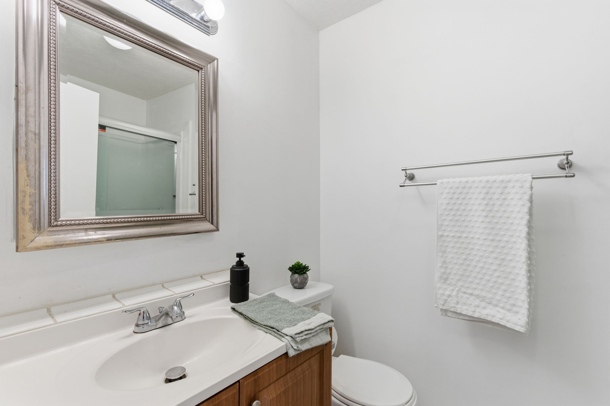 3617 Donna Kay Dr