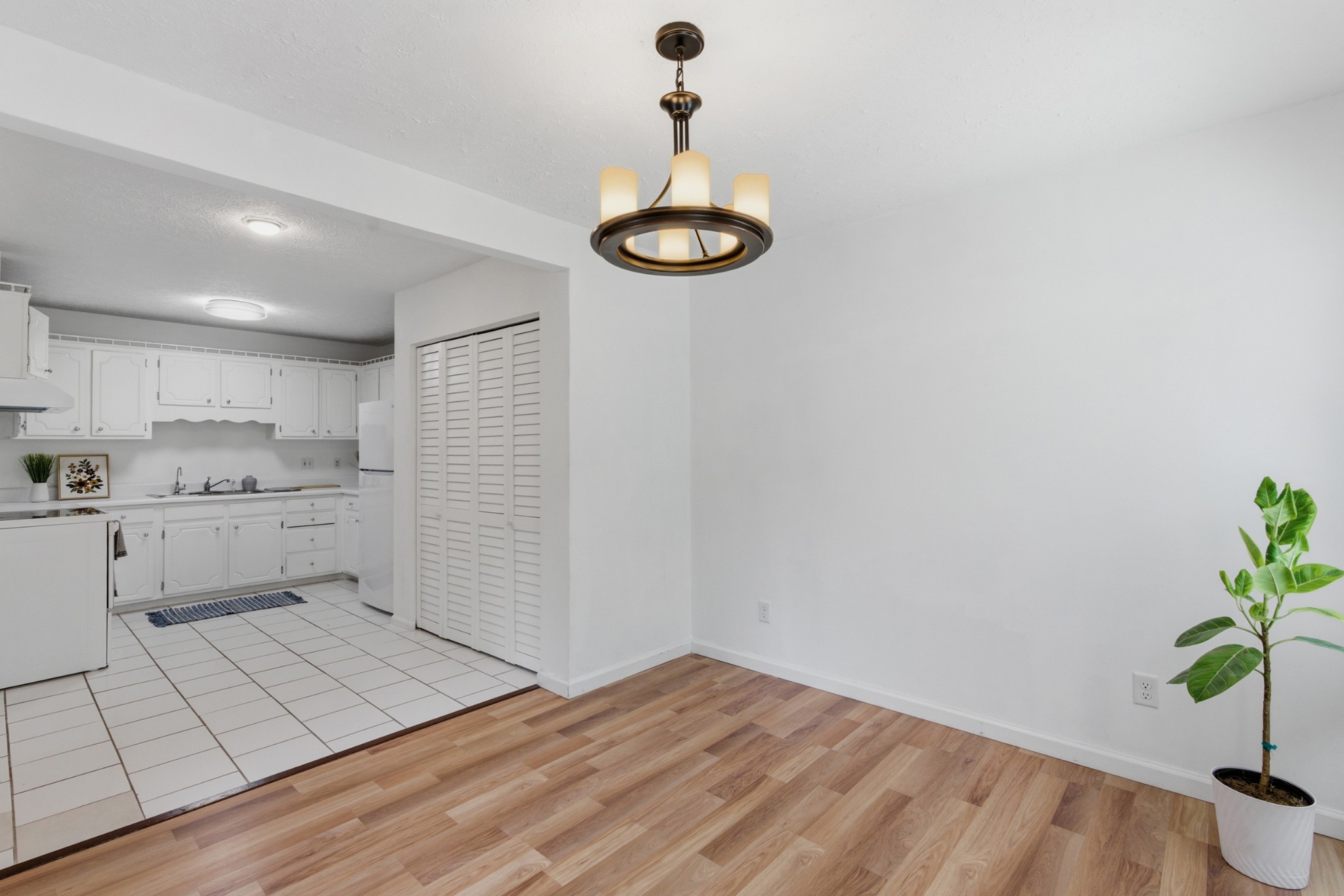 3617 Donna Kay Dr