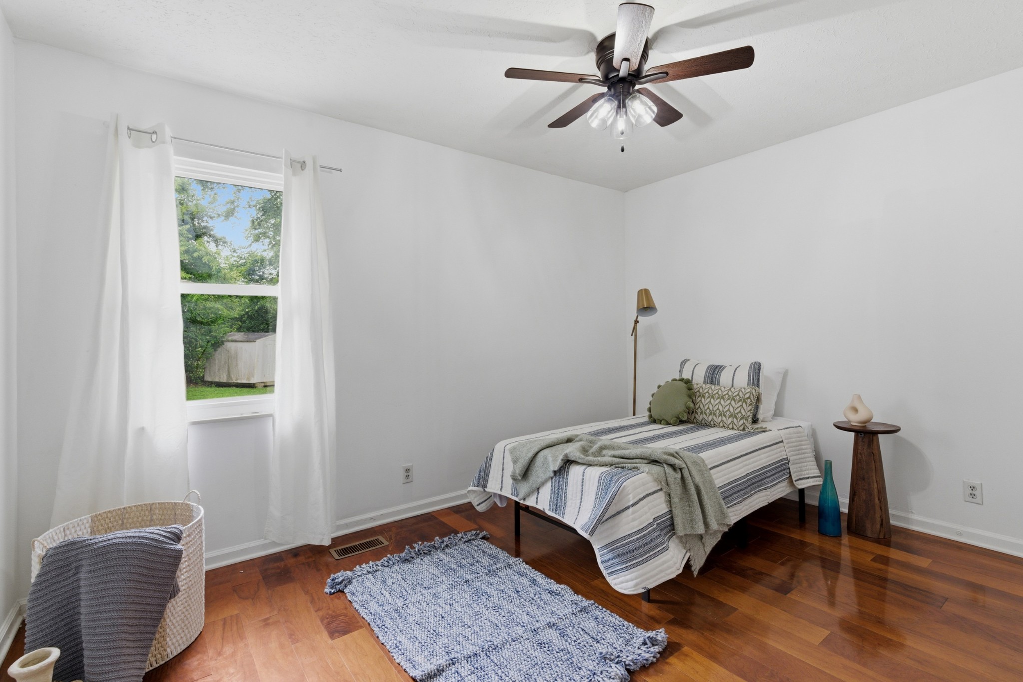 3617 Donna Kay Dr