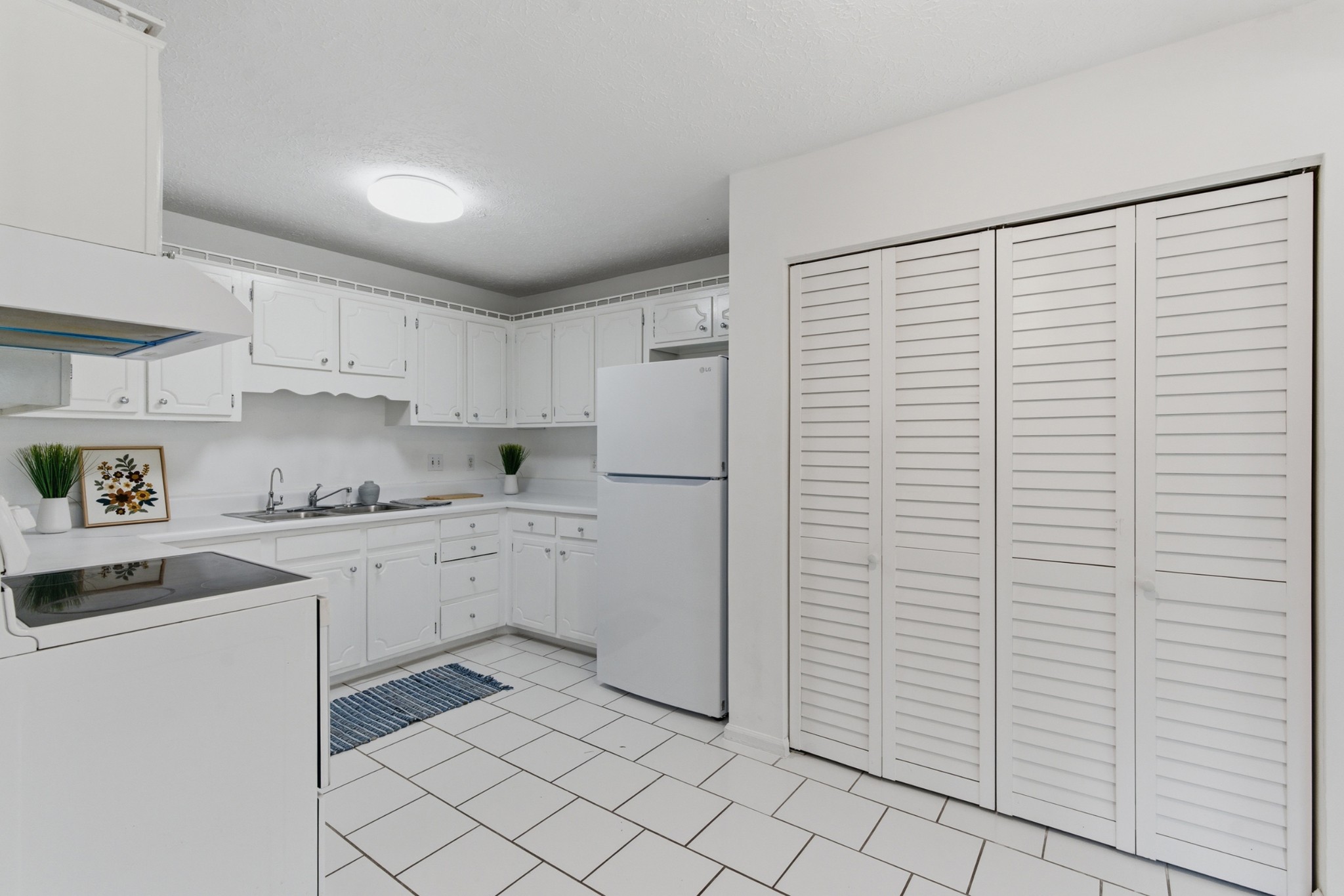 3617 Donna Kay Dr