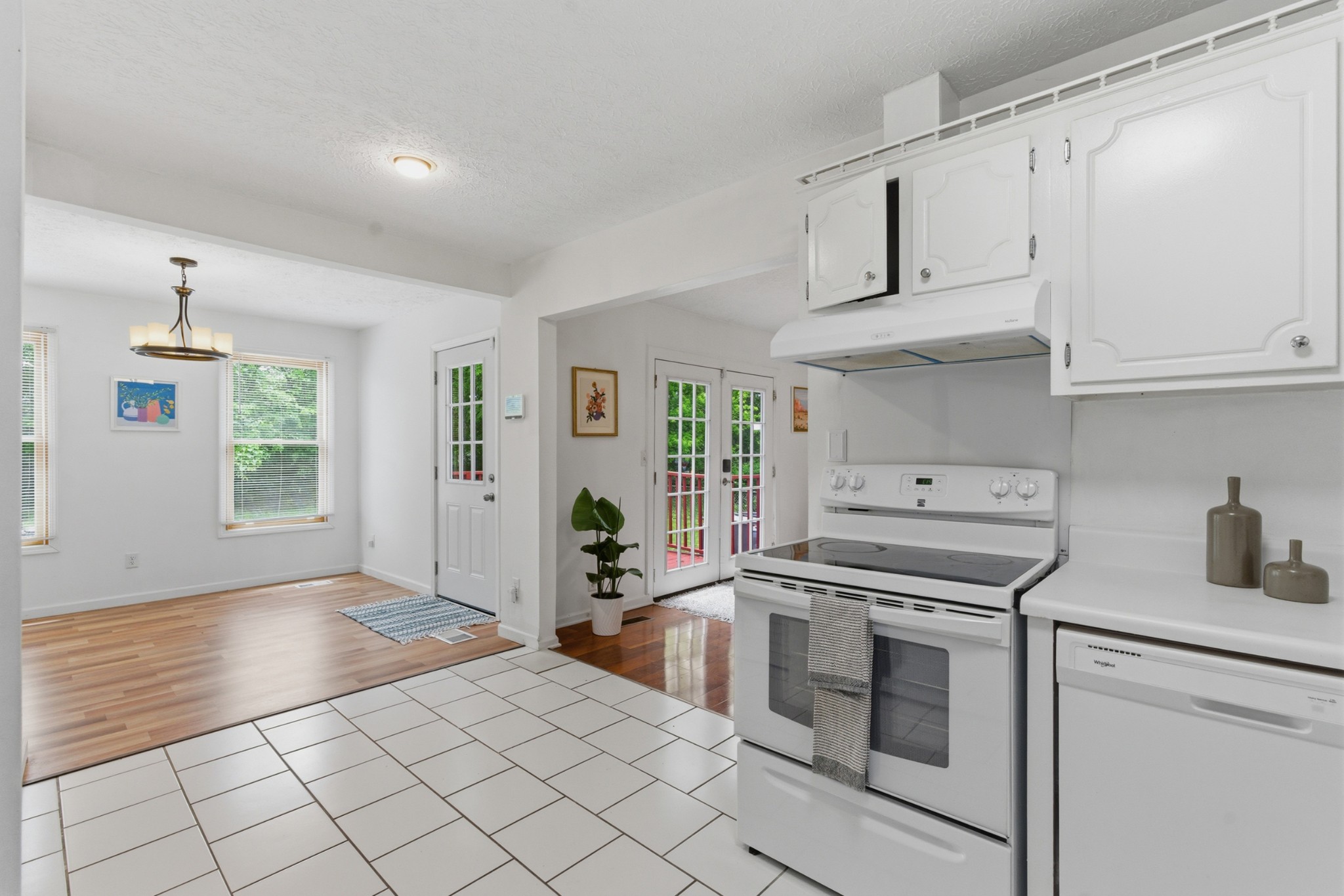 3617 Donna Kay Dr