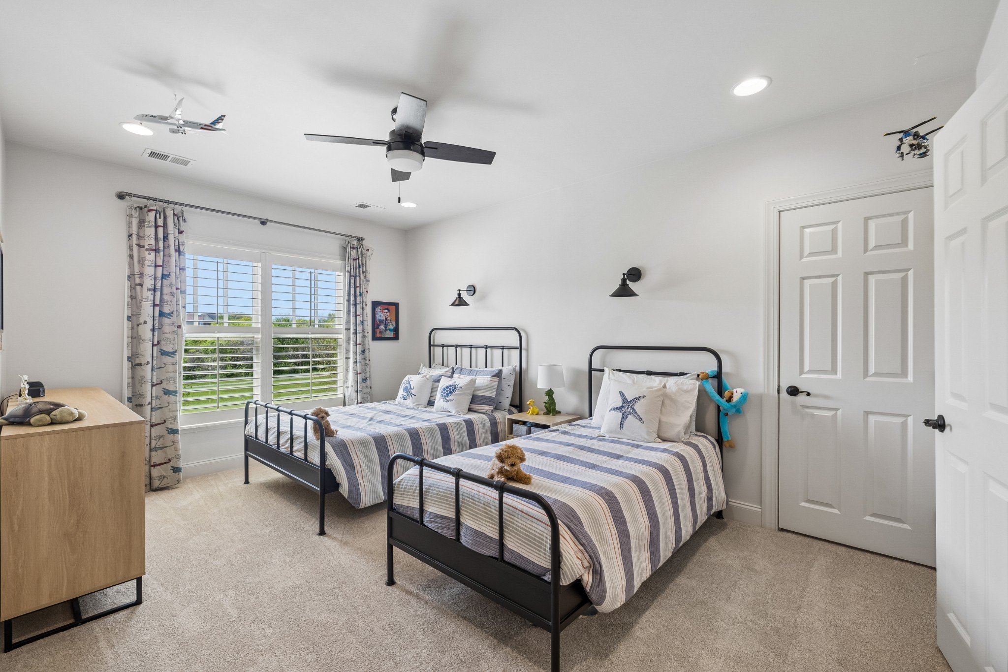 555 Avon River Rd