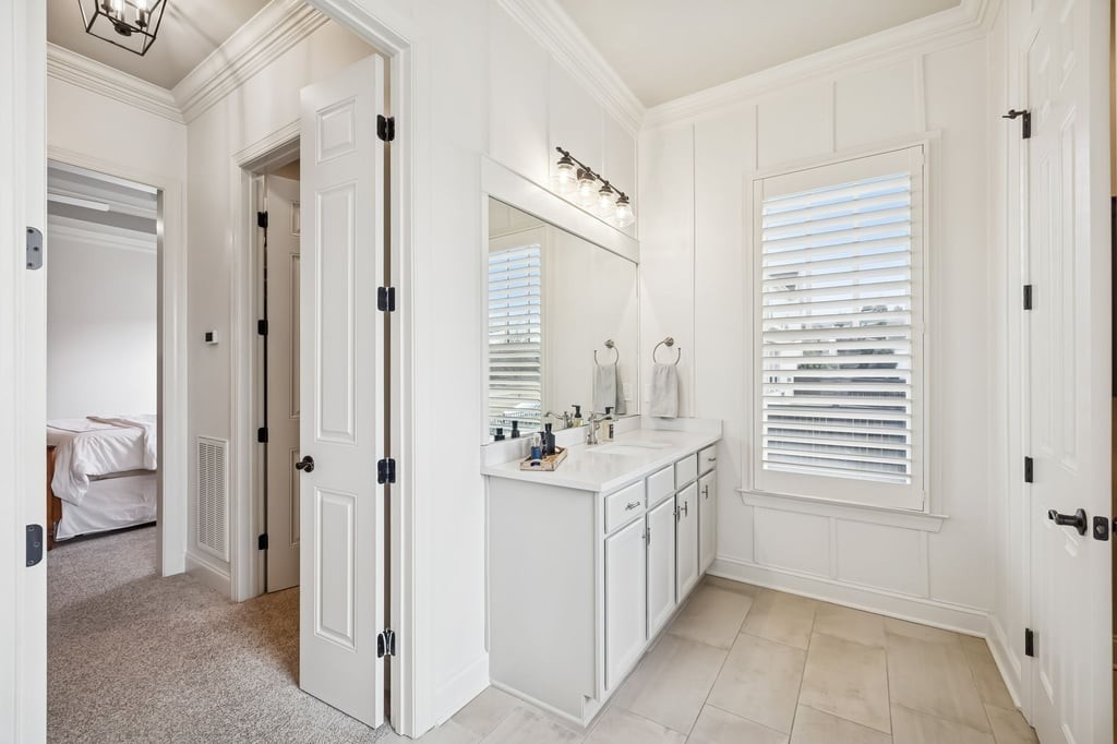 555 Avon River Rd