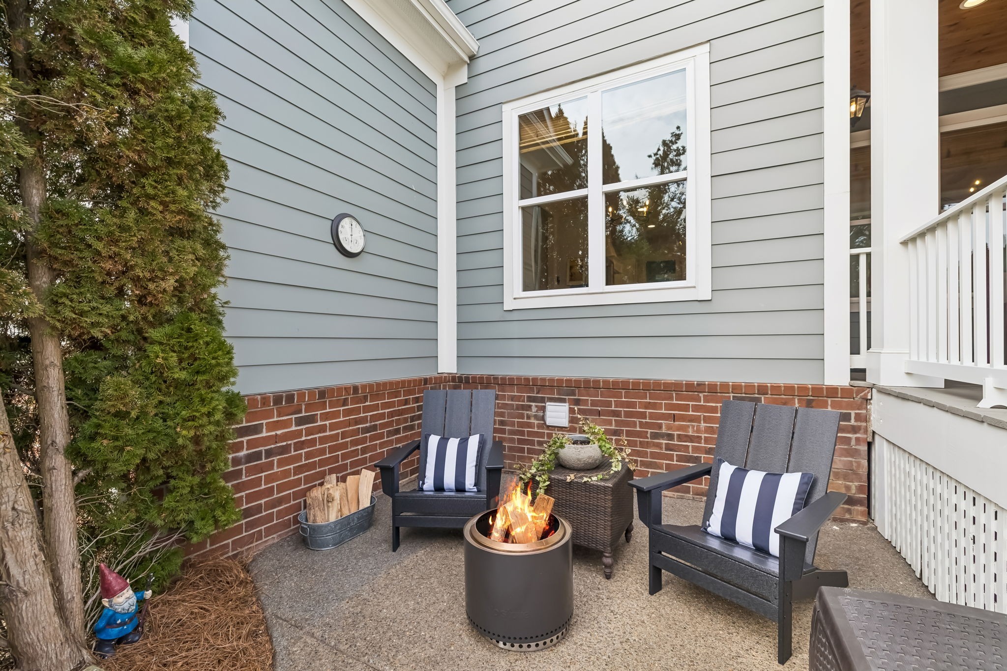 555 Avon River Rd