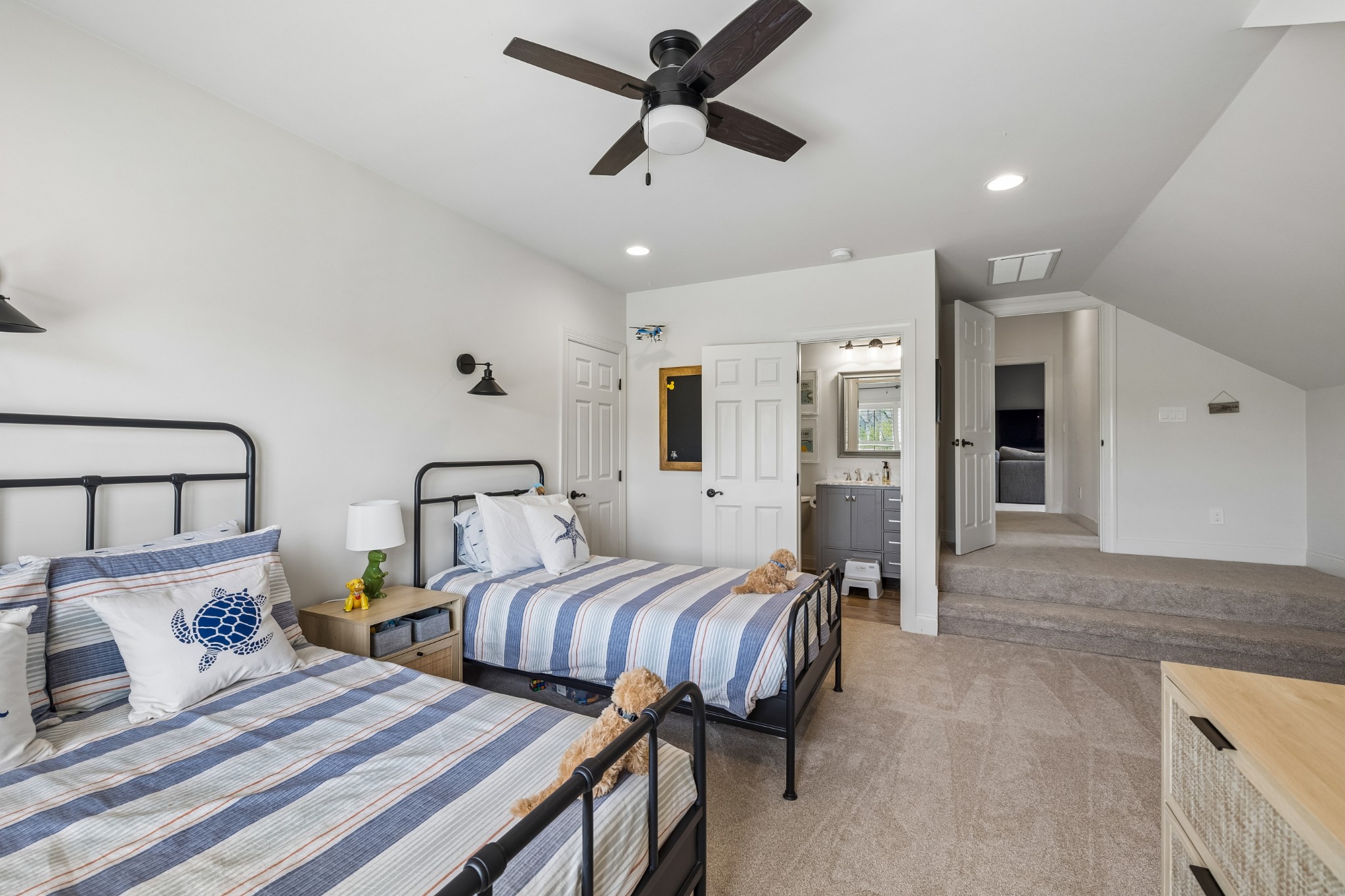 555 Avon River Rd