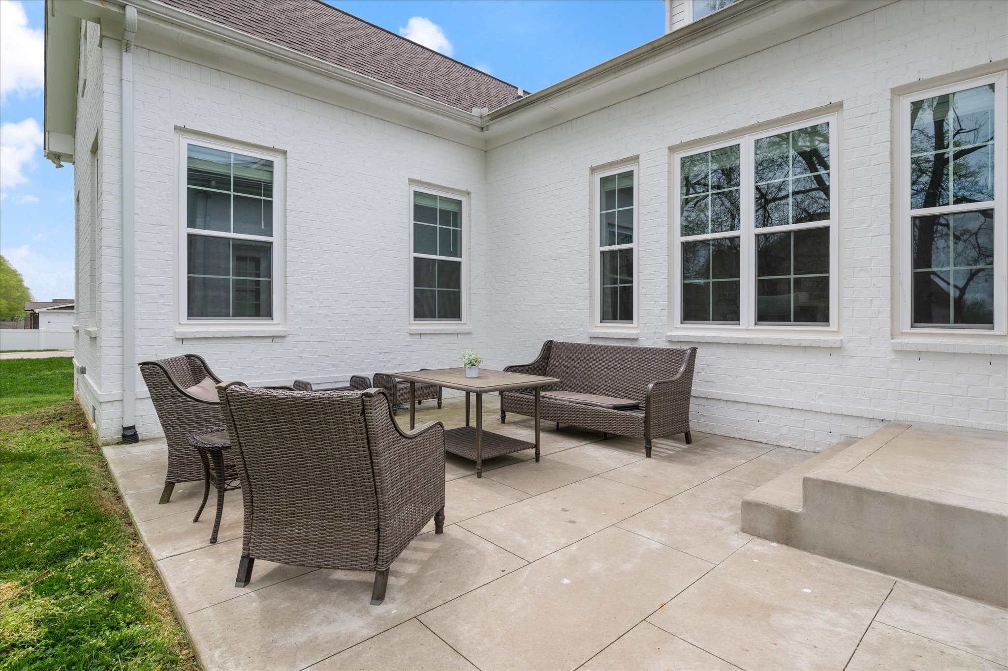 6070 Kidman Ln