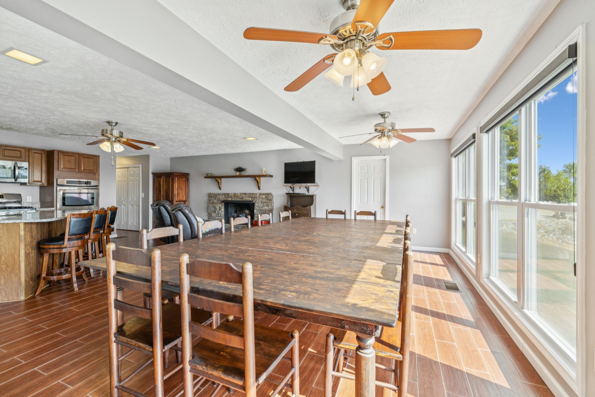 824 Driftwood Dr