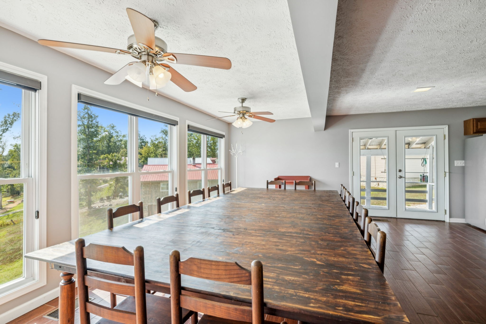 824 Driftwood Dr