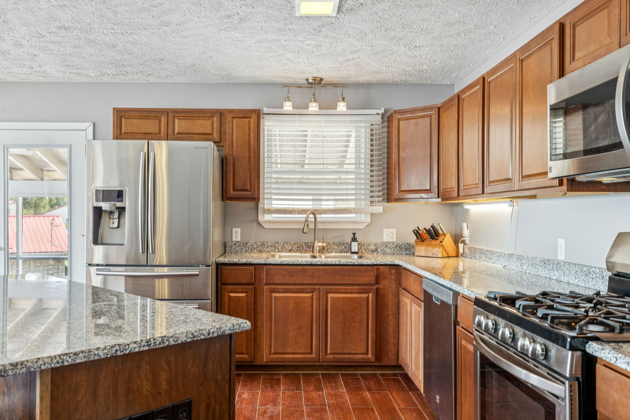 824 Driftwood Dr