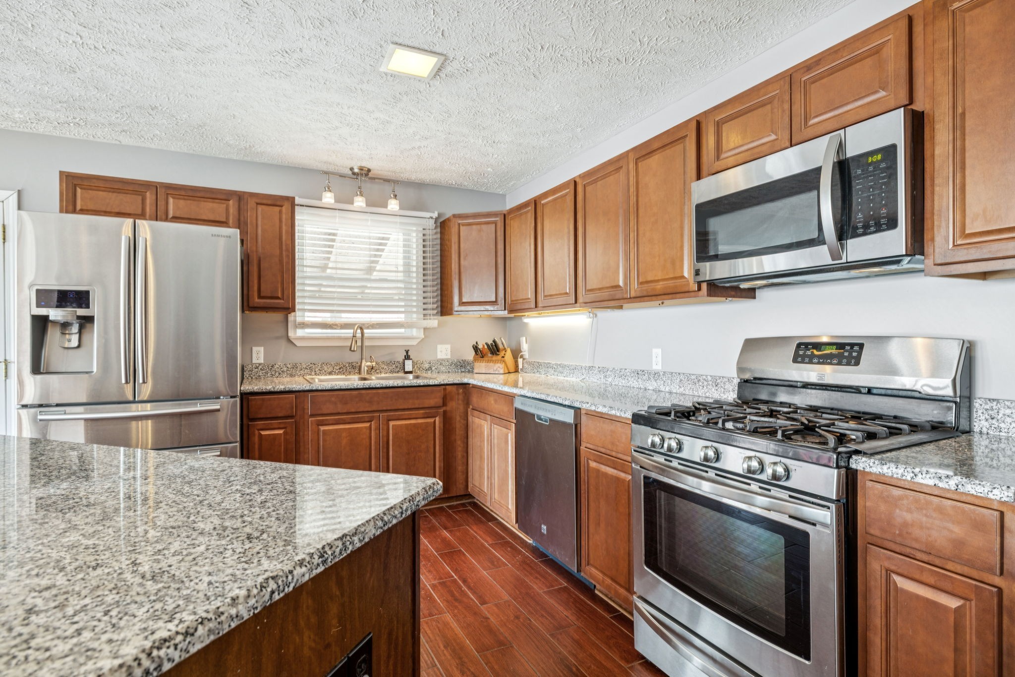824 Driftwood Dr