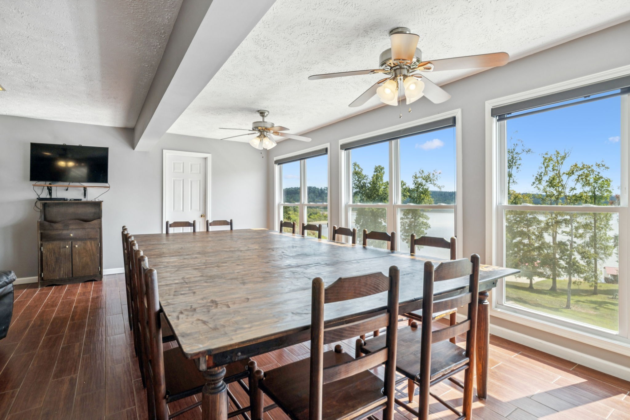 824 Driftwood Dr