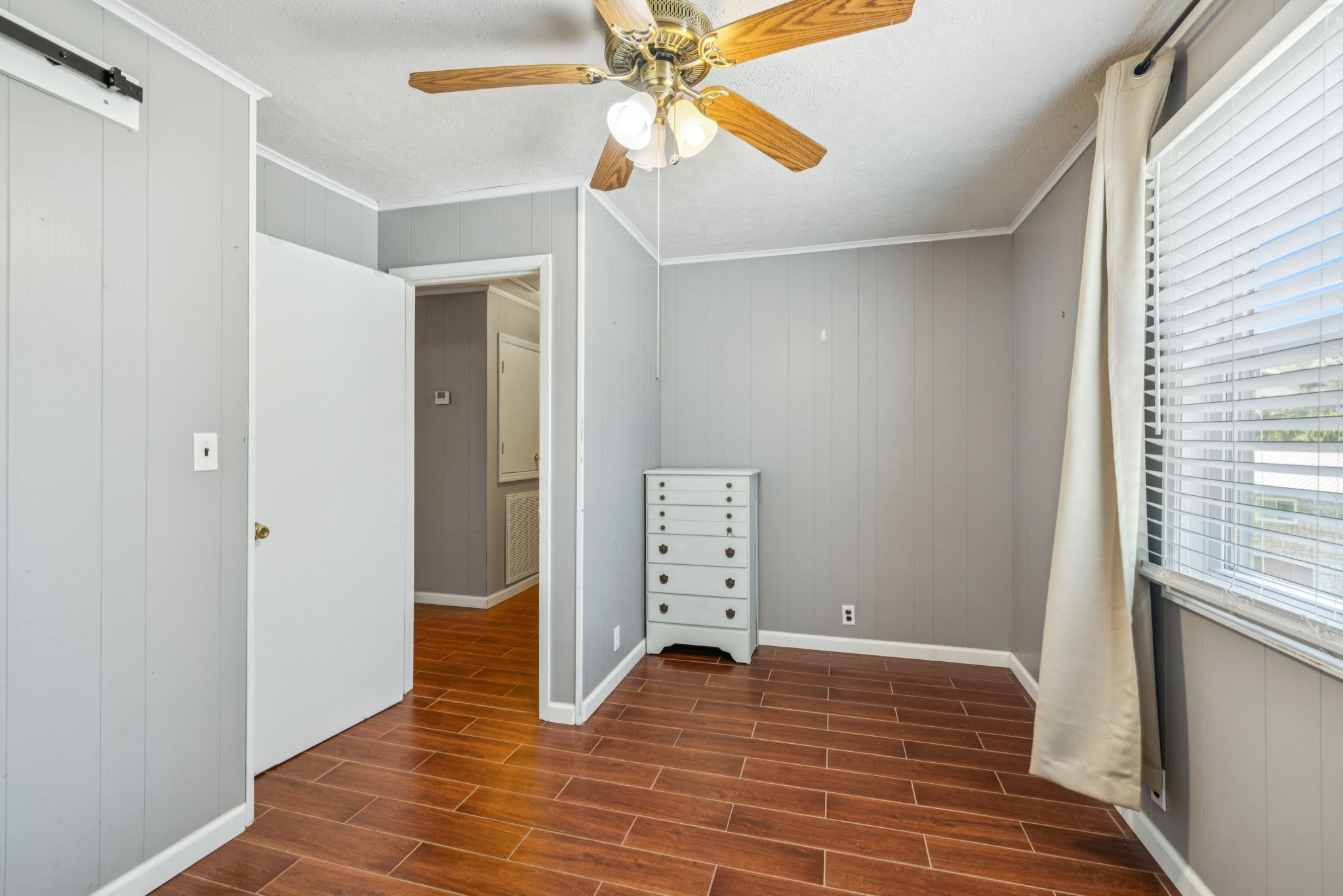 824 Driftwood Dr