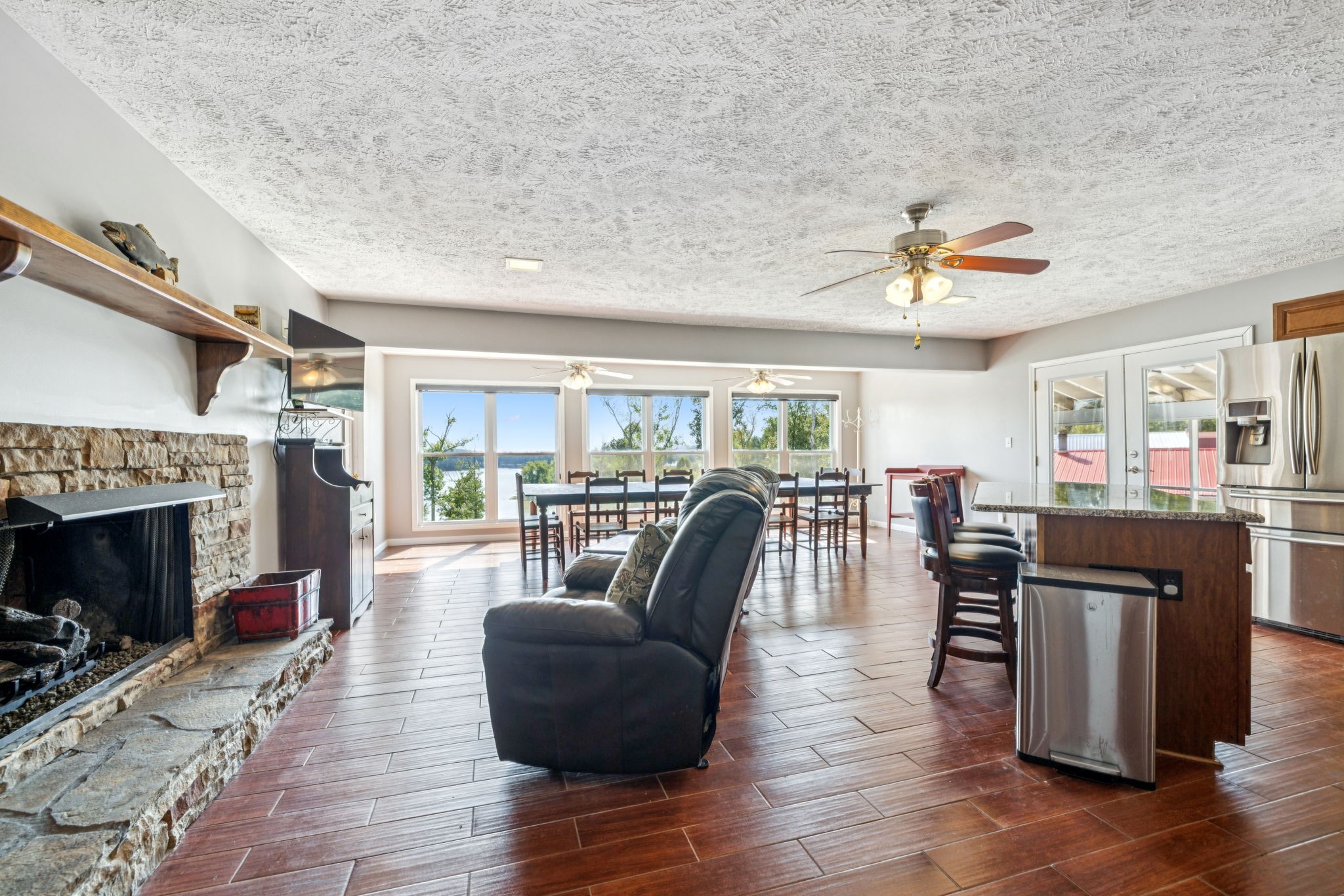 824 Driftwood Dr