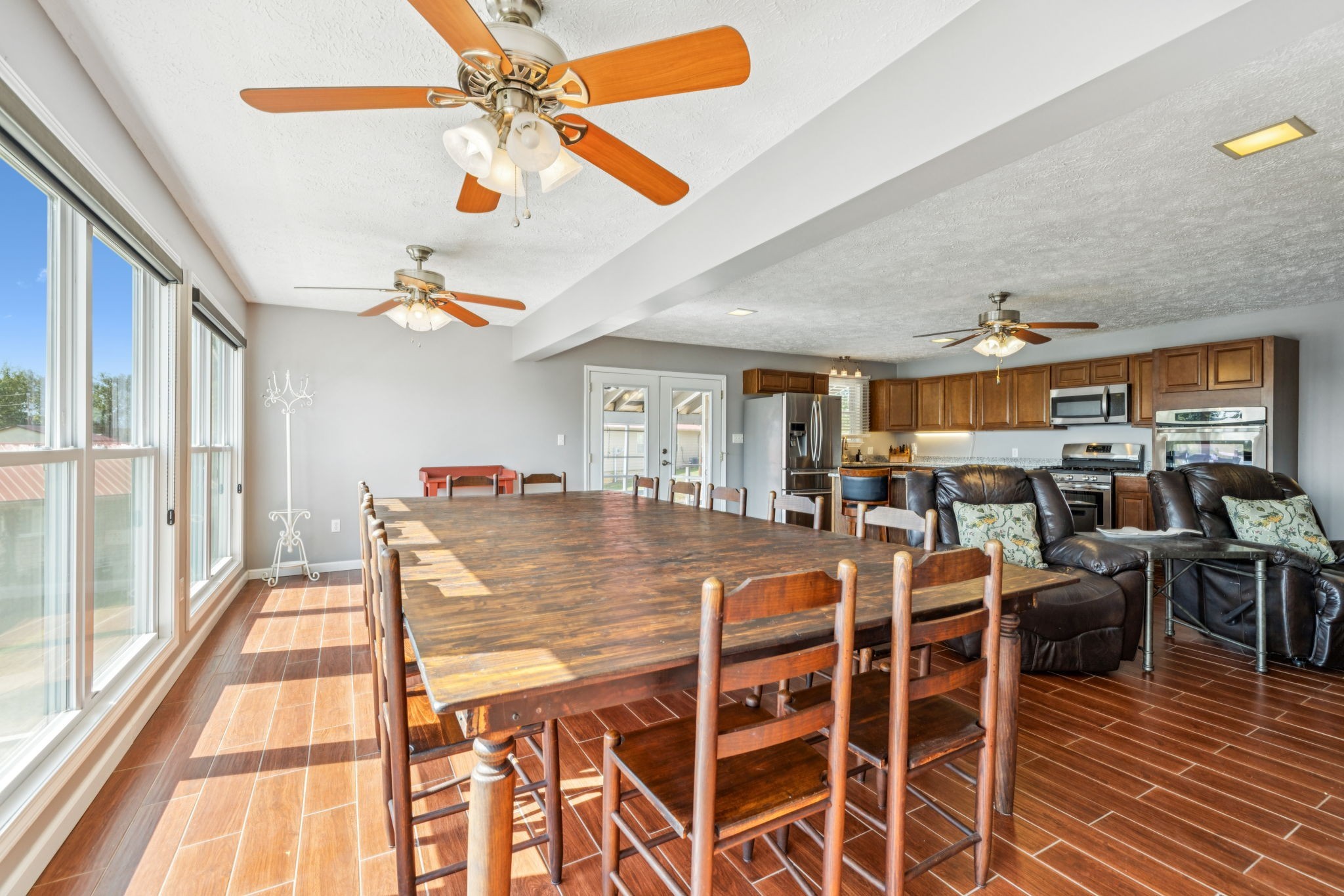 824 Driftwood Dr