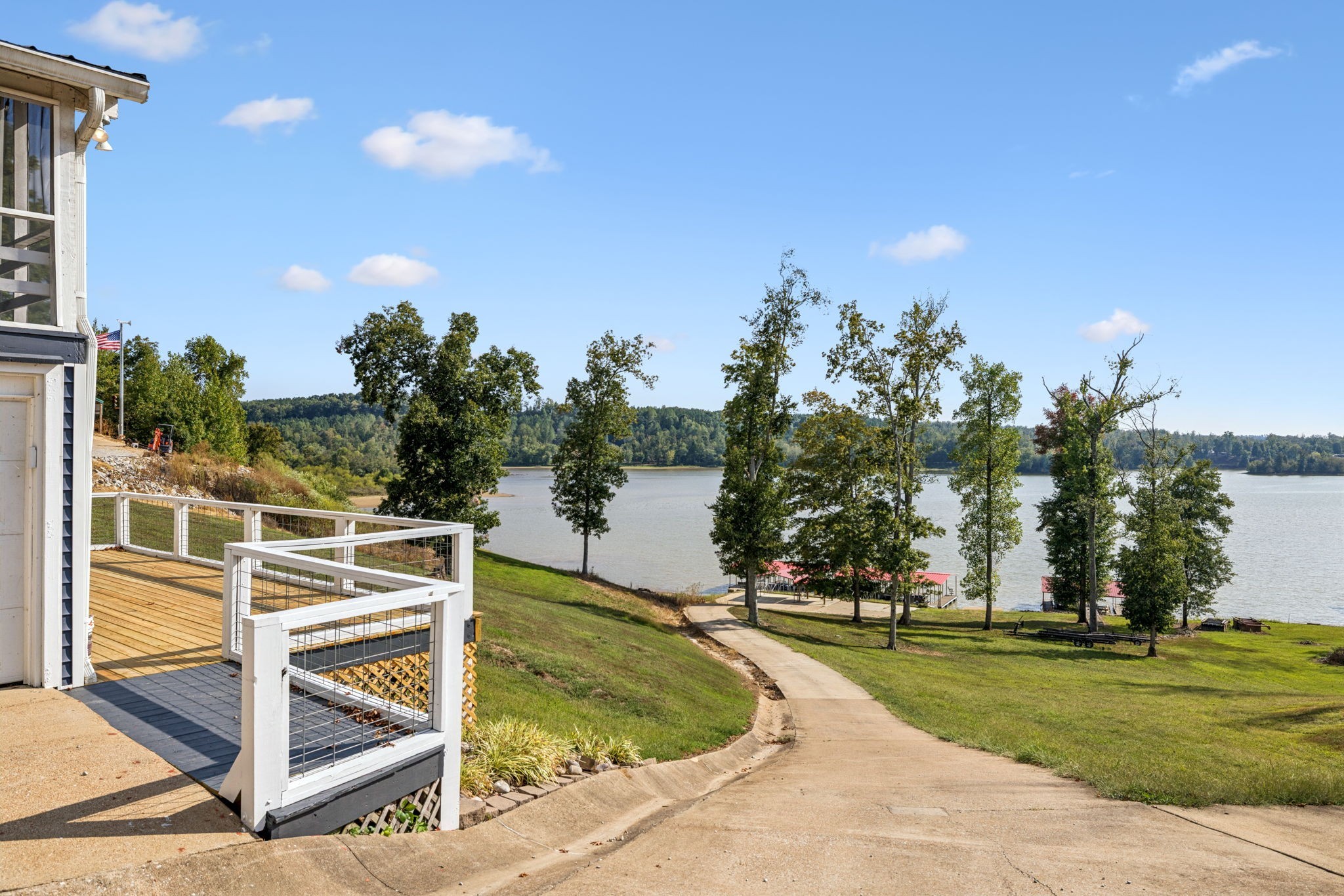824 Driftwood Dr
