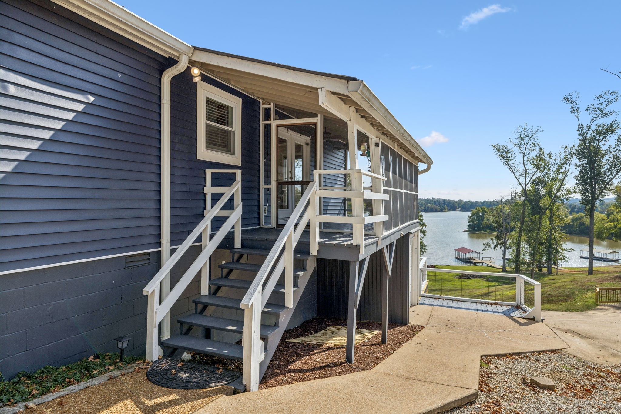 824 Driftwood Dr