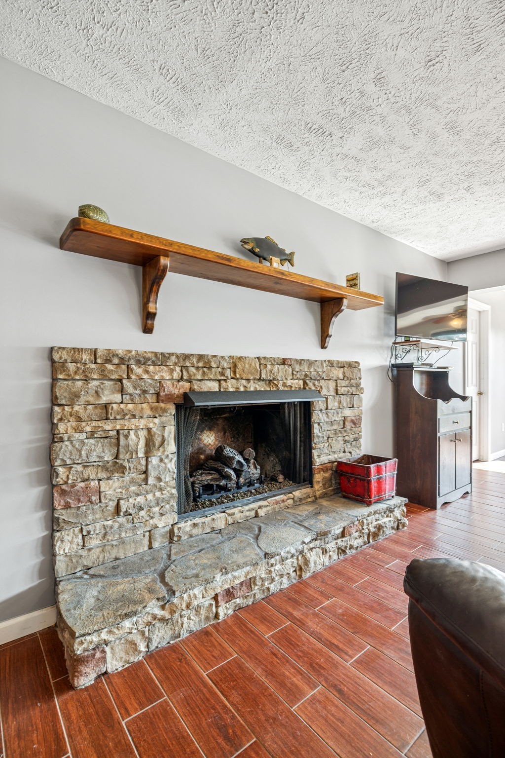 824 Driftwood Dr