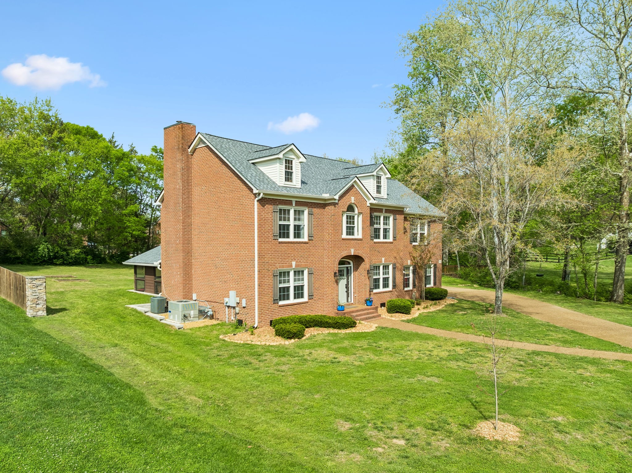 410 Martingale Dr