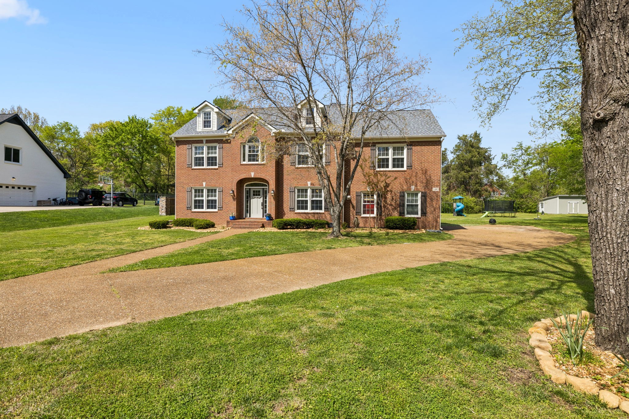 410 Martingale Dr