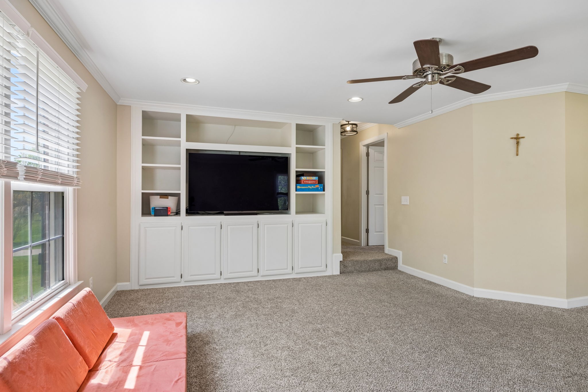 410 Martingale Dr
