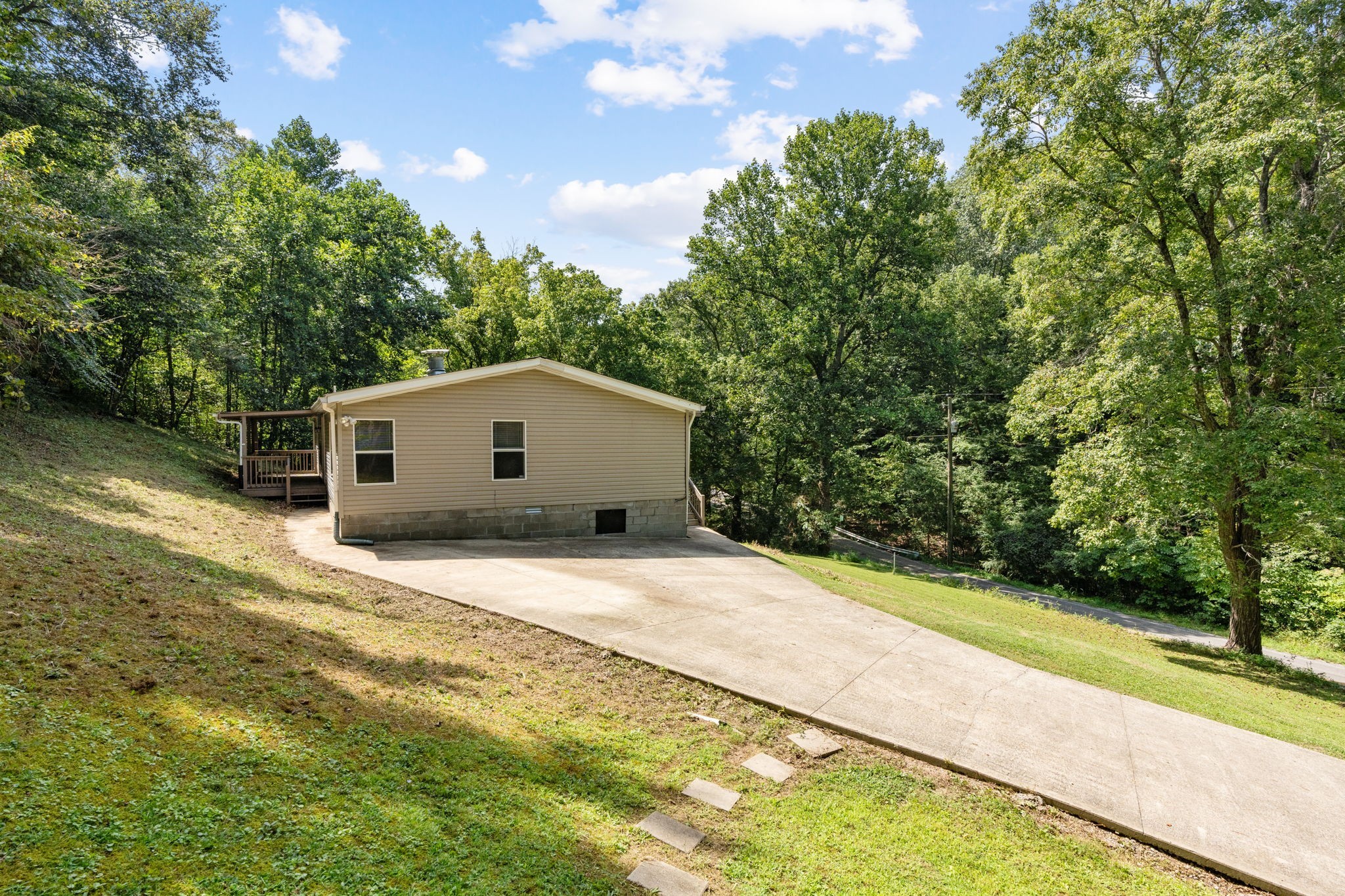 2825 Claylick Rd