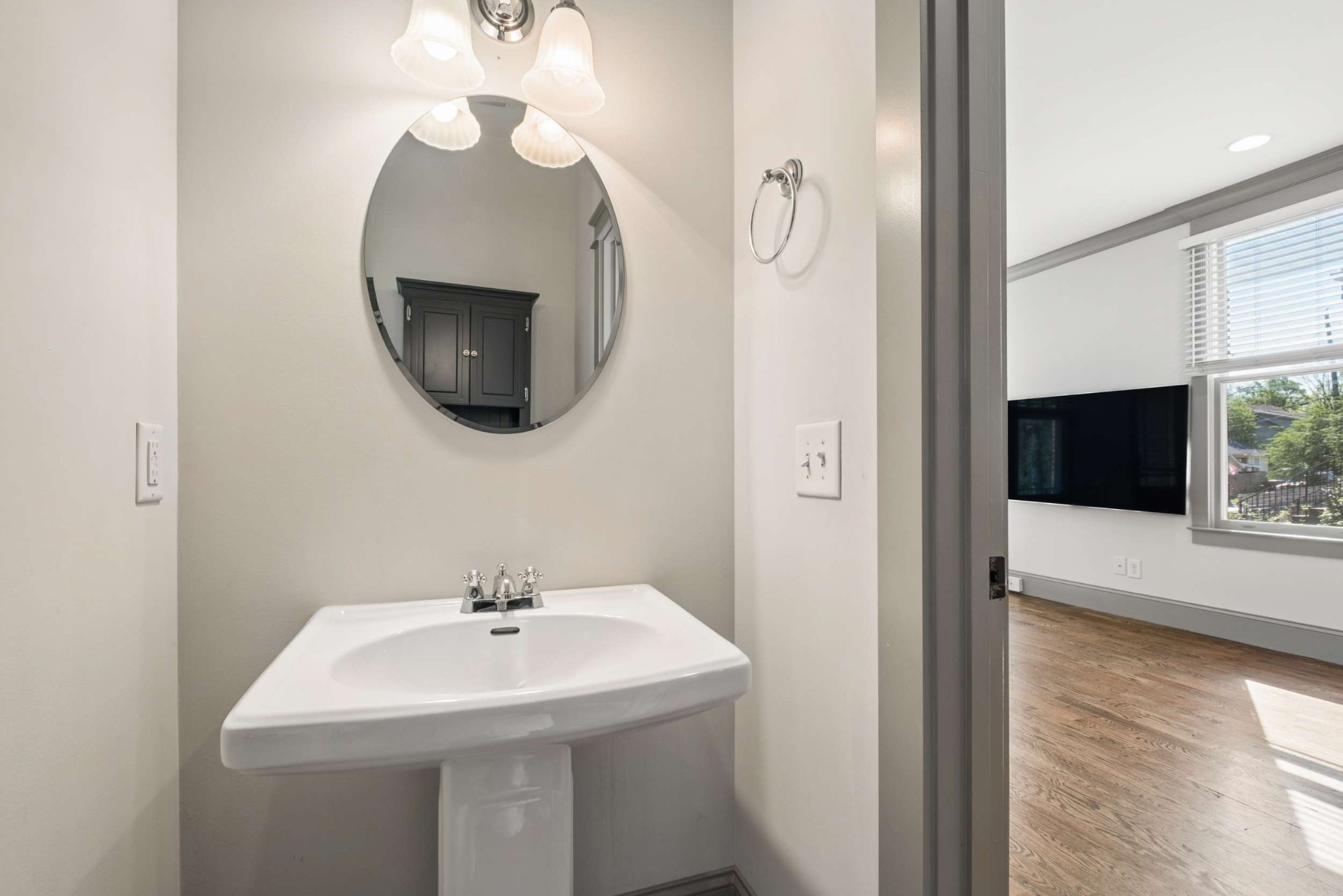 1211 Lillian St