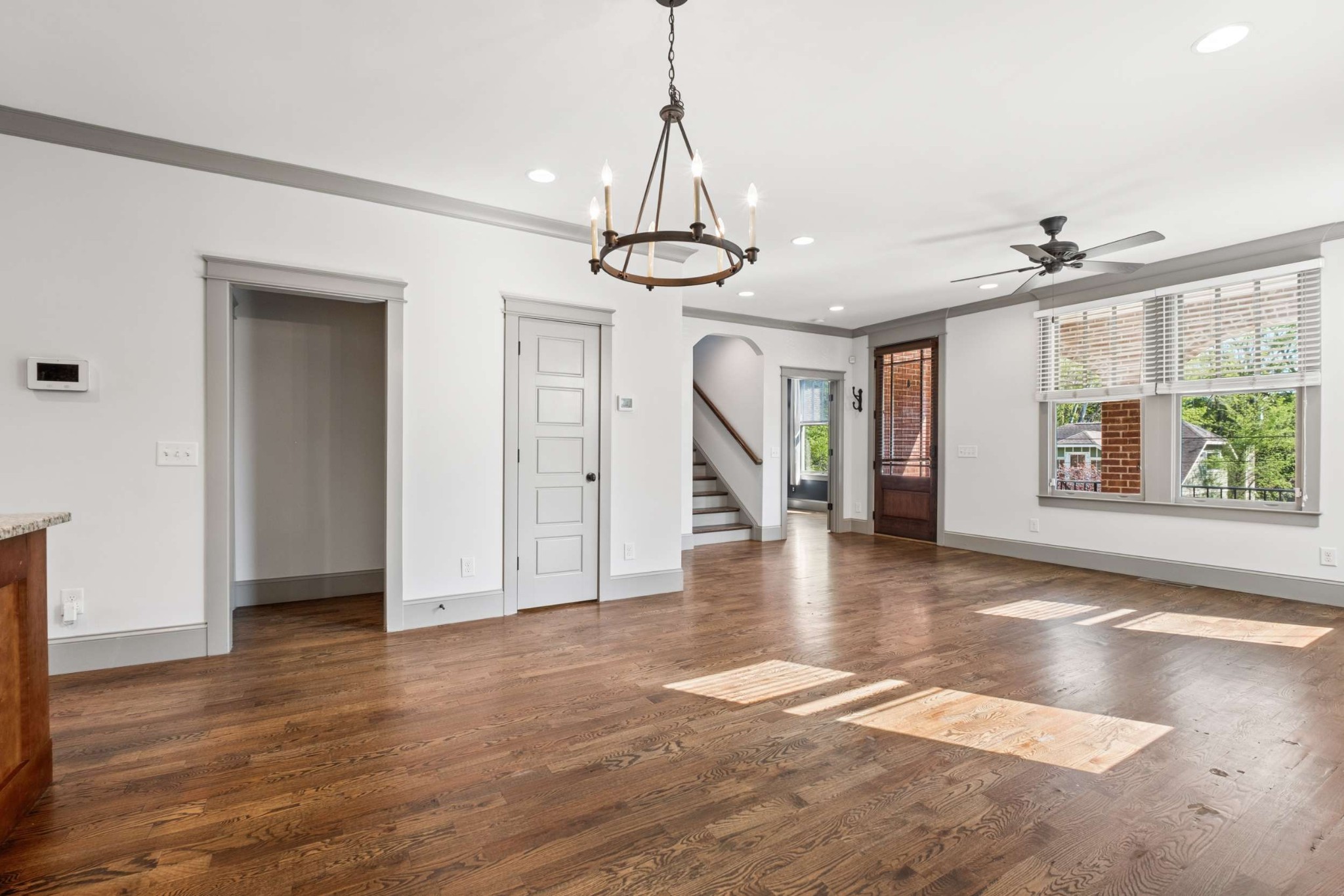 1211 Lillian St