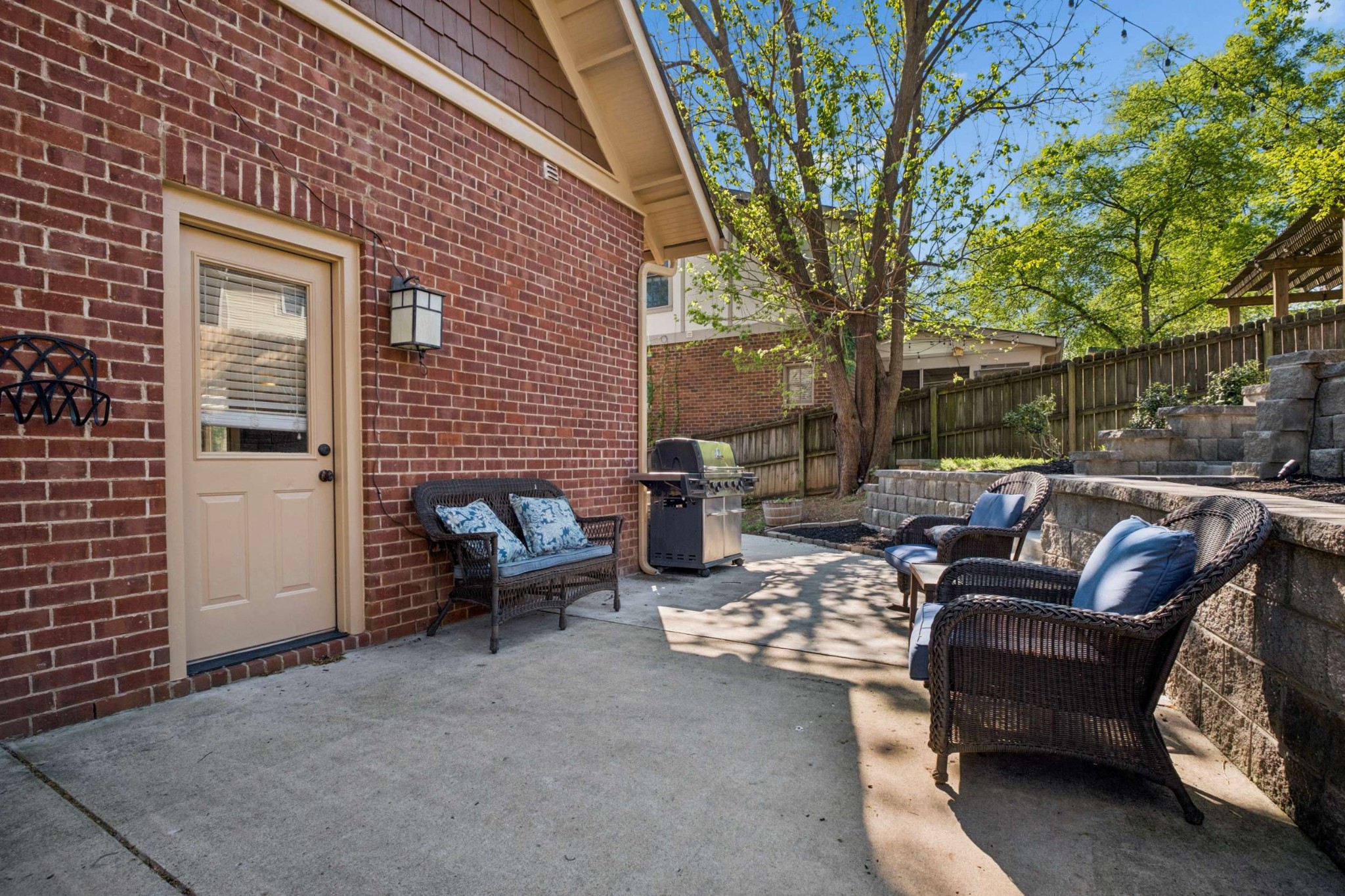 1211 Lillian St