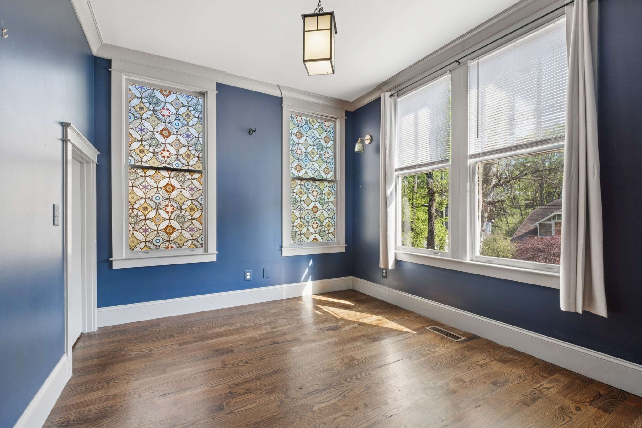 1211 Lillian St