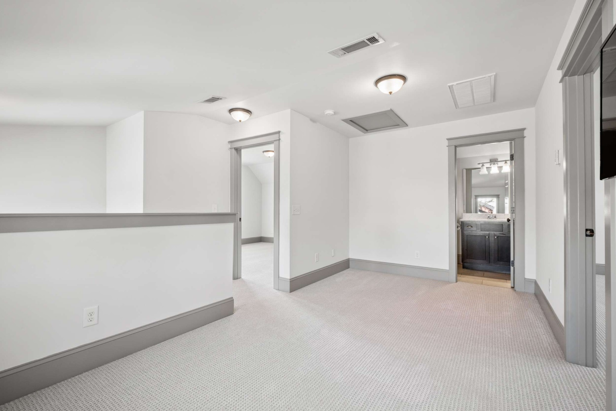 1211 Lillian St