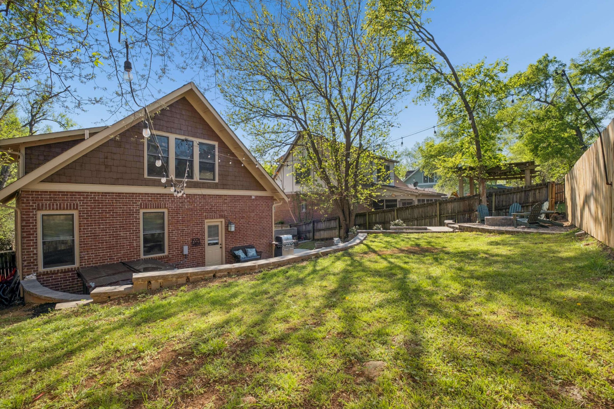 1211 Lillian St