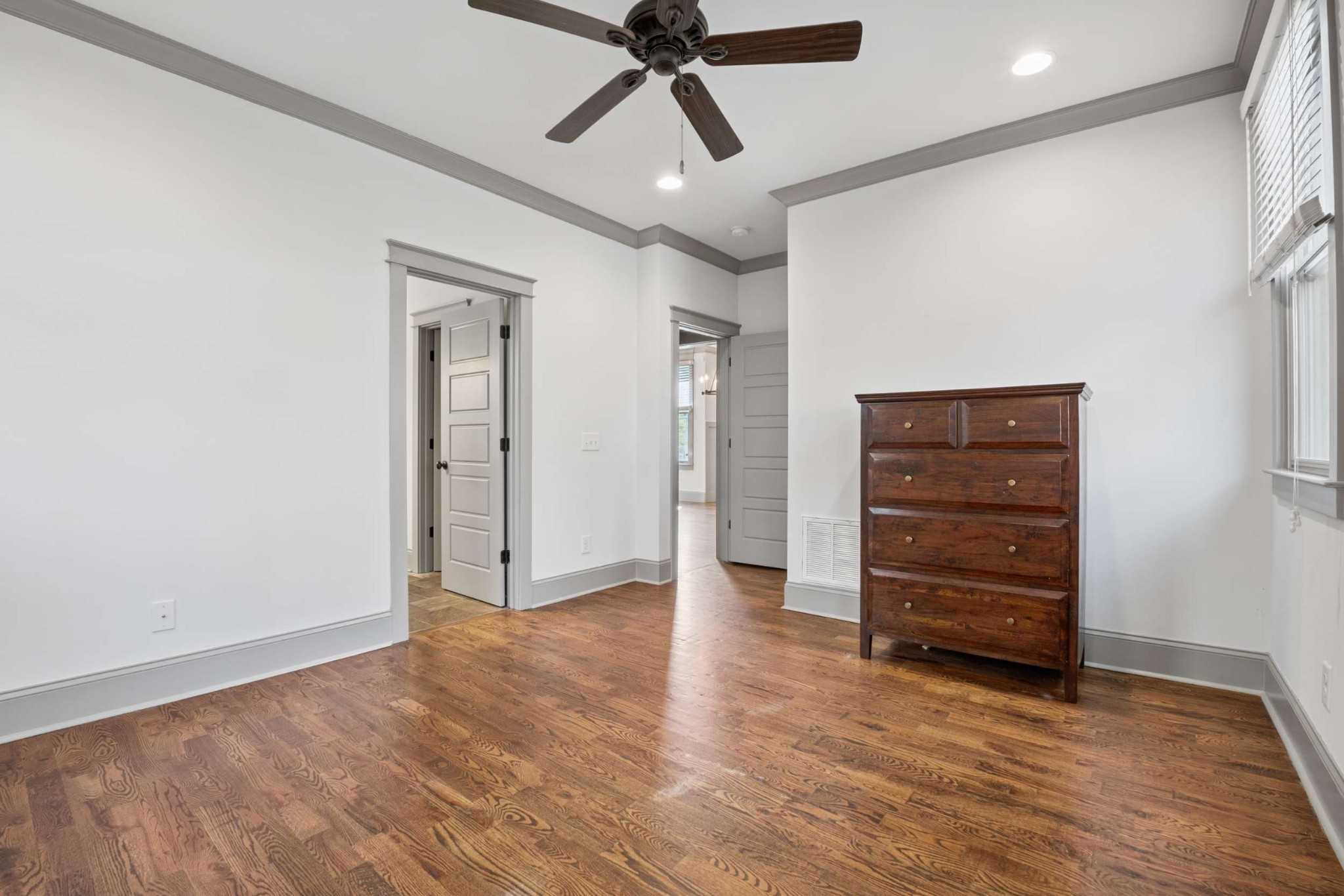 1211 Lillian St