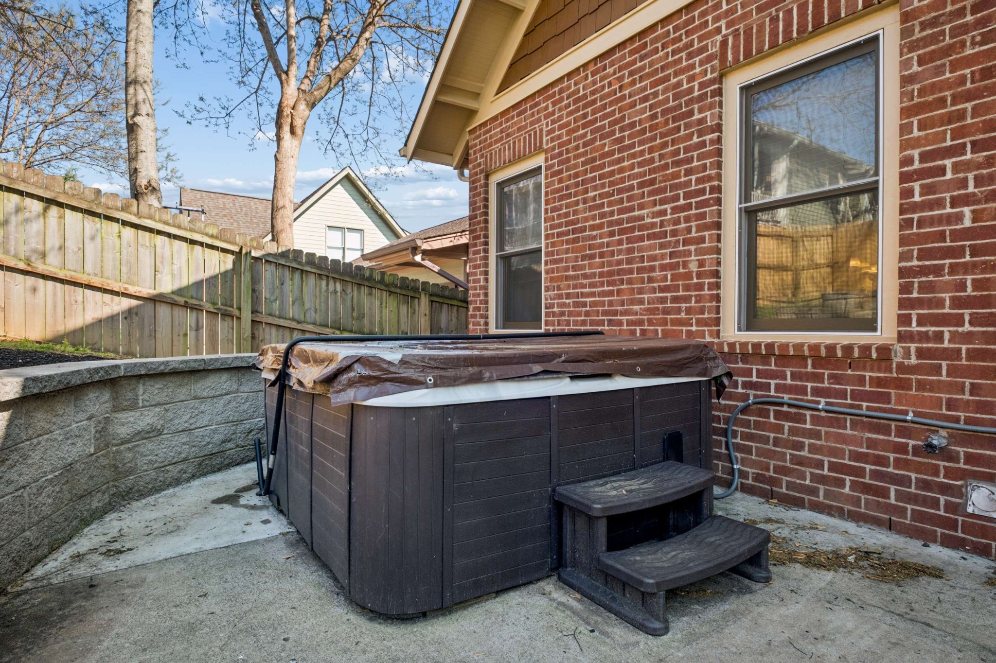 1211 Lillian St
