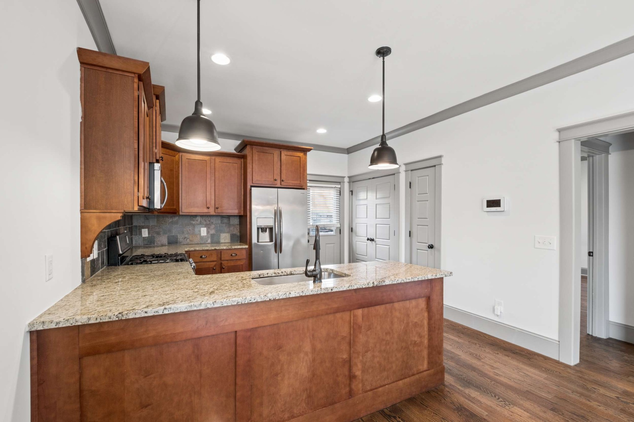 1211 Lillian St