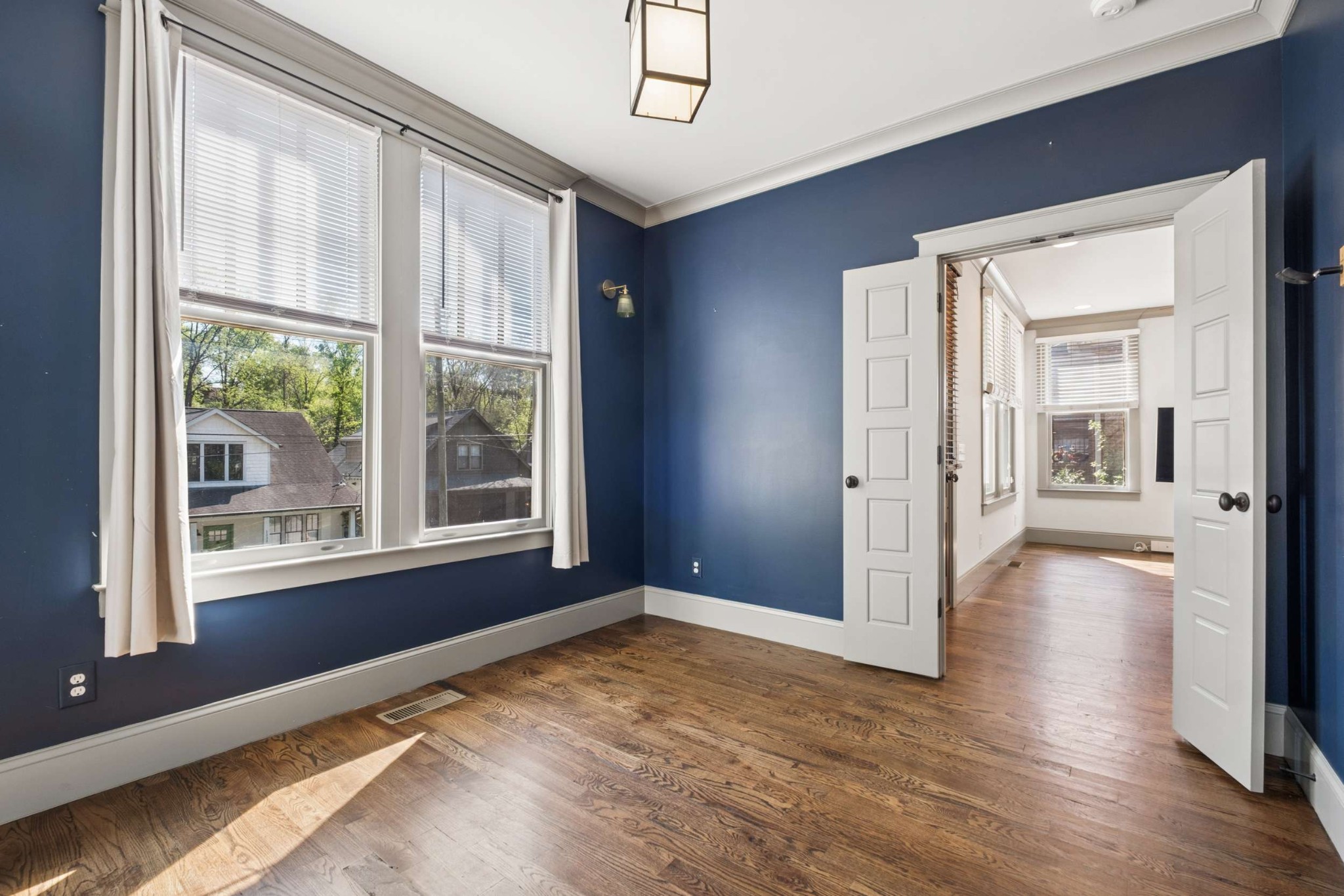 1211 Lillian St