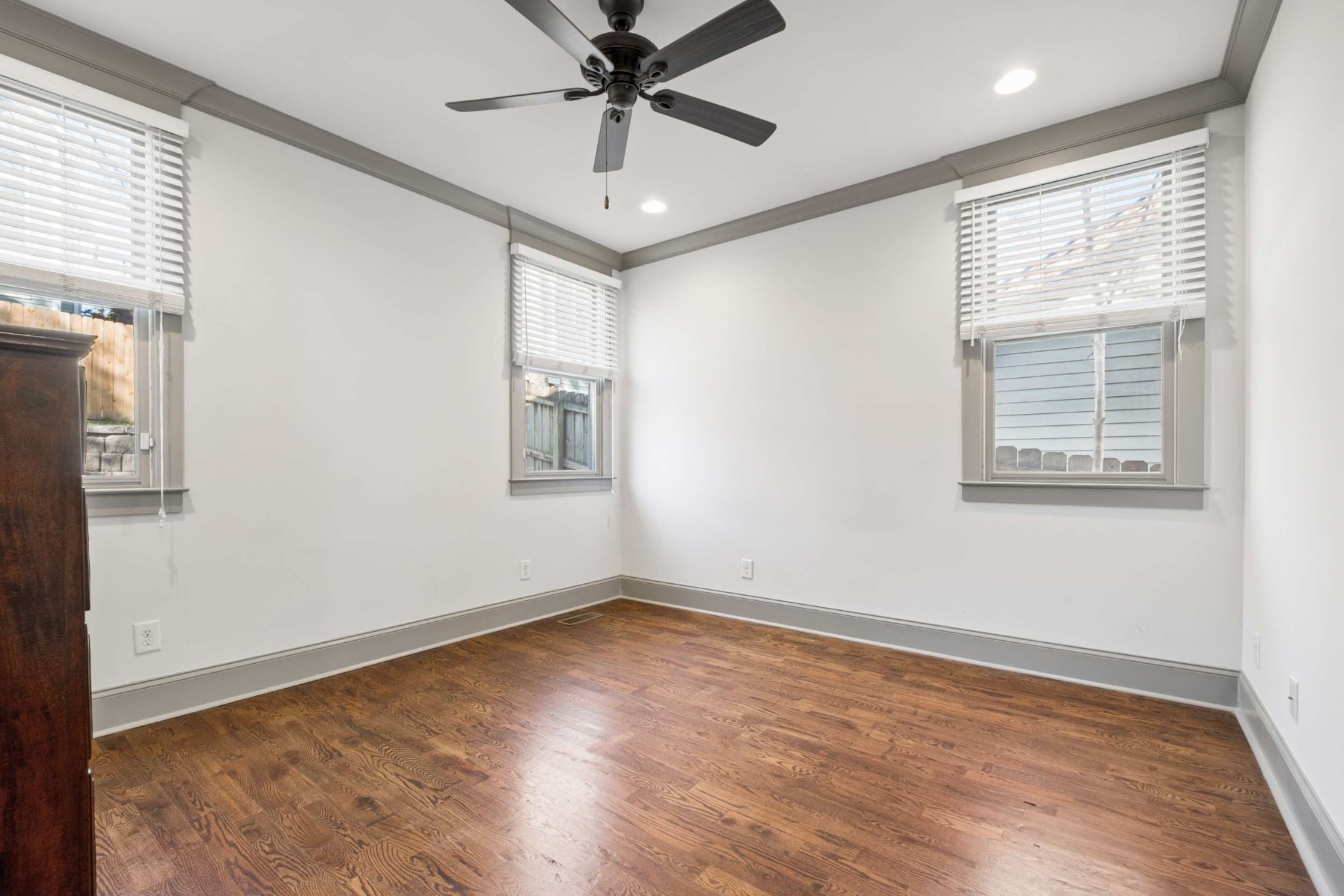 1211 Lillian St