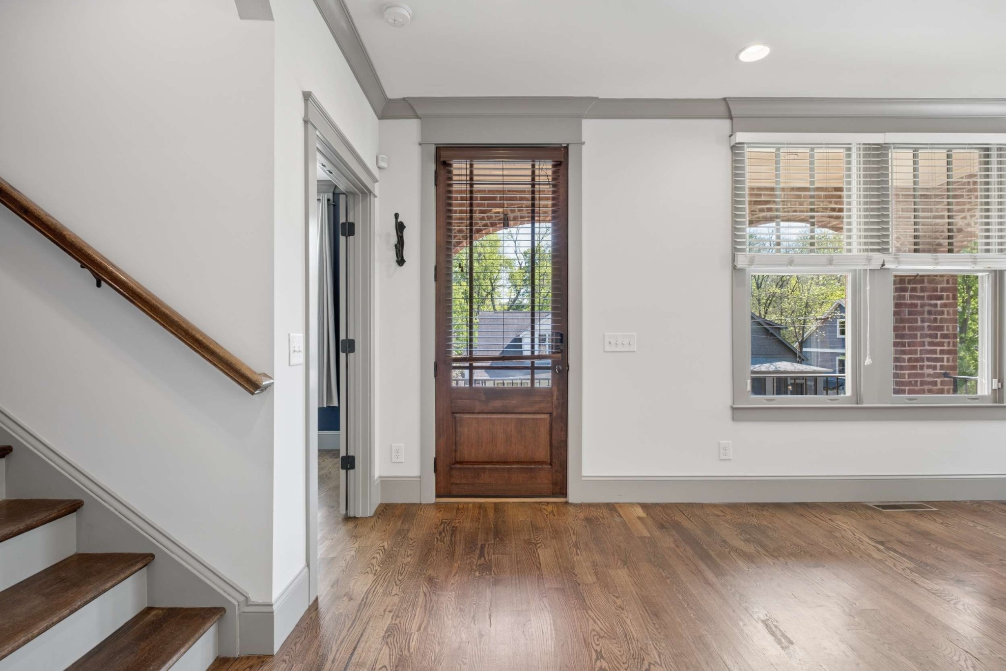 1211 Lillian St