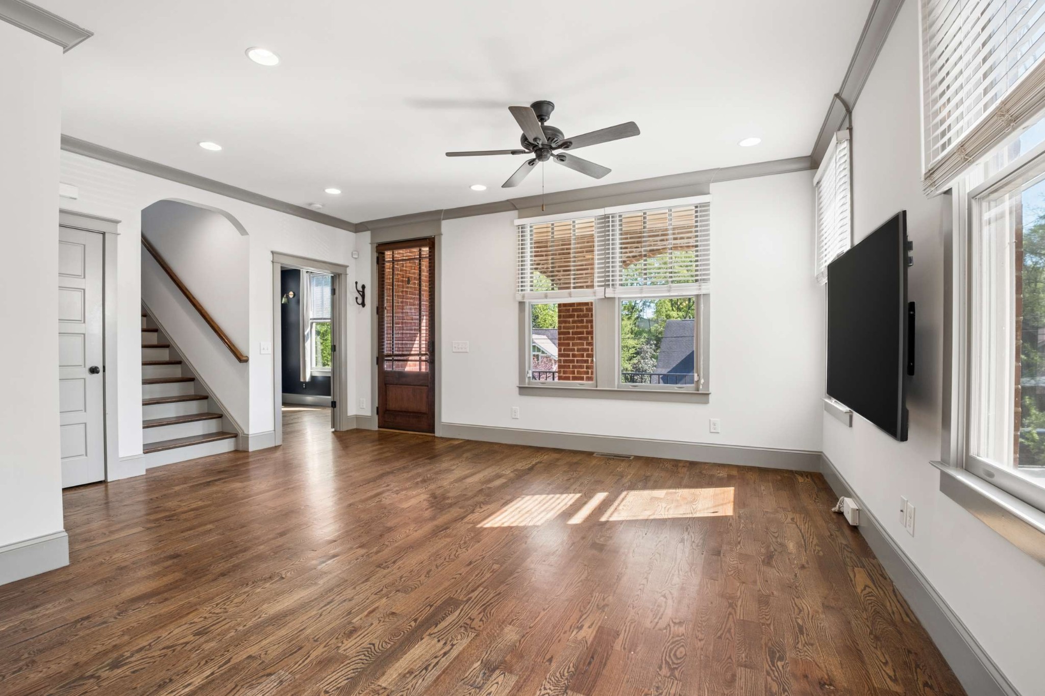 1211 Lillian St