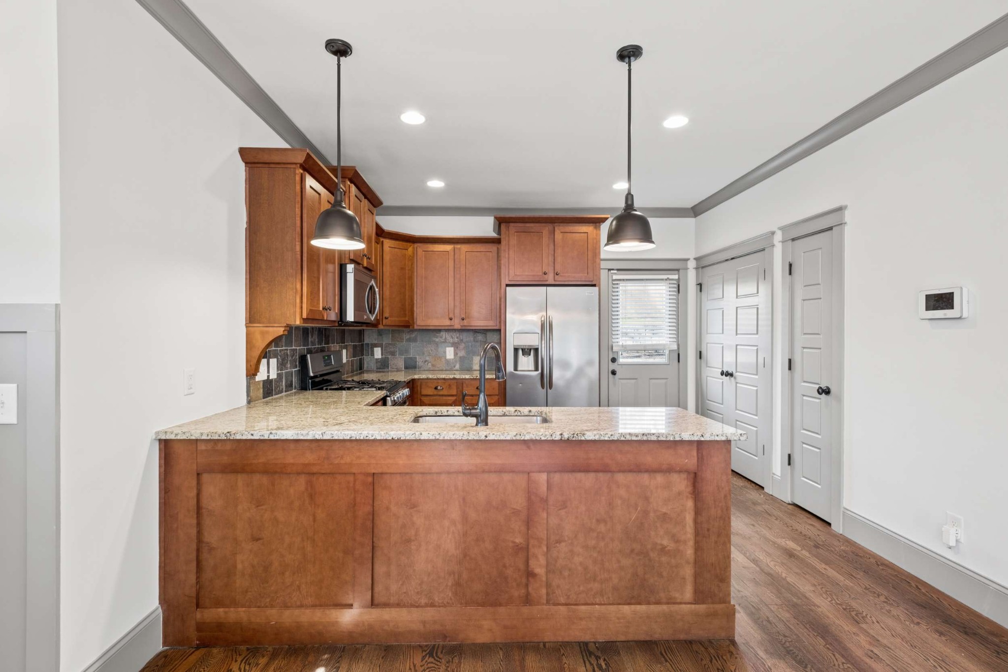 1211 Lillian St