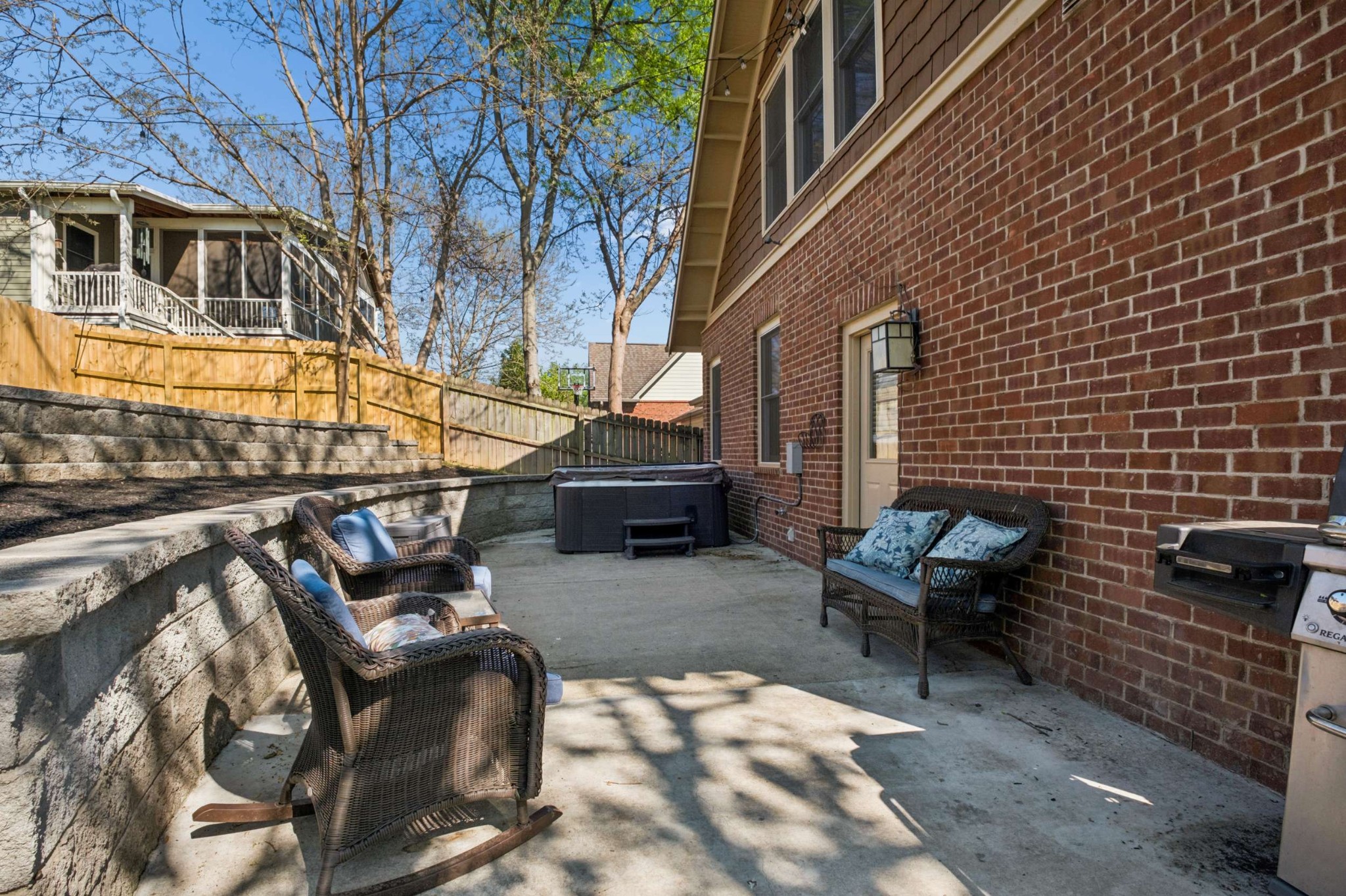 1211 Lillian St